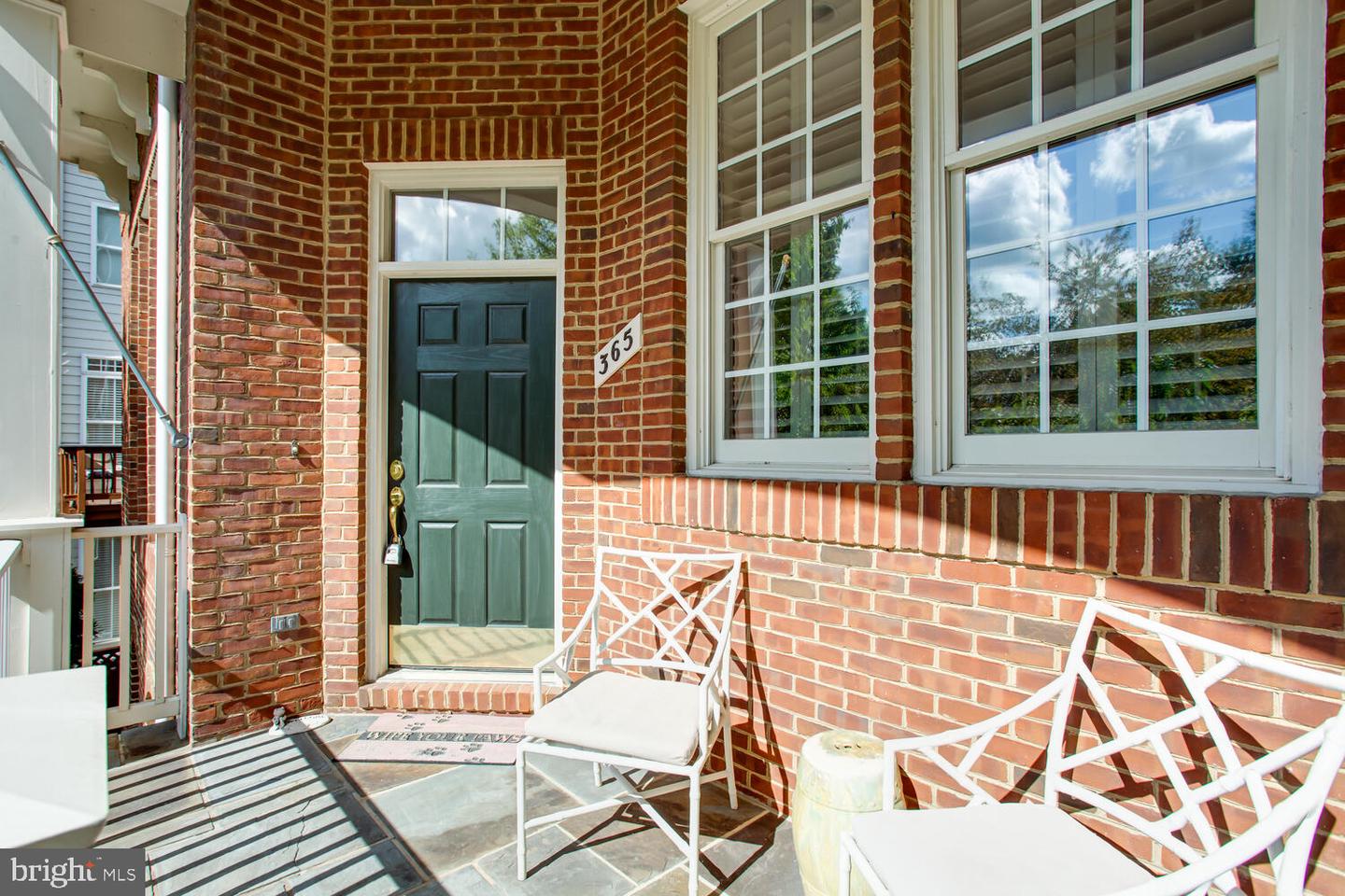 365 CAMERON STATION BLVD, ALEXANDRIA, Virginia 22304, 4 Bedrooms Bedrooms, 12 Rooms Rooms,3 BathroomsBathrooms,Residential,For sale,365 CAMERON STATION BLVD,VAAX2050474 MLS # VAAX2050474