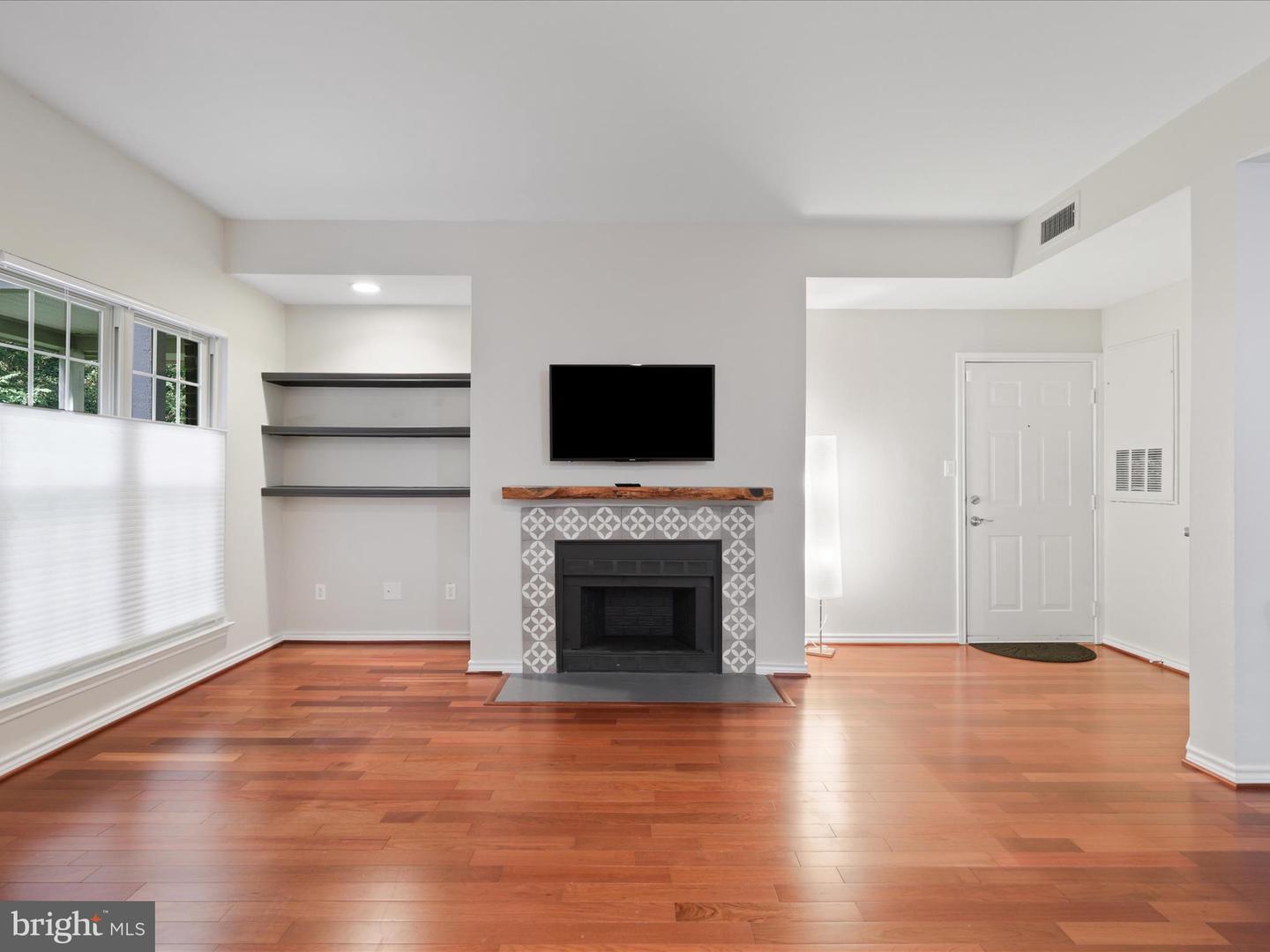 12161 PENDERVIEW TER #906, FAIRFAX, Virginia 22033, 2 Bedrooms Bedrooms, ,1 BathroomBathrooms,Residential,For sale,12161 PENDERVIEW TER #906,VAFX2272622 MLS # VAFX2272622