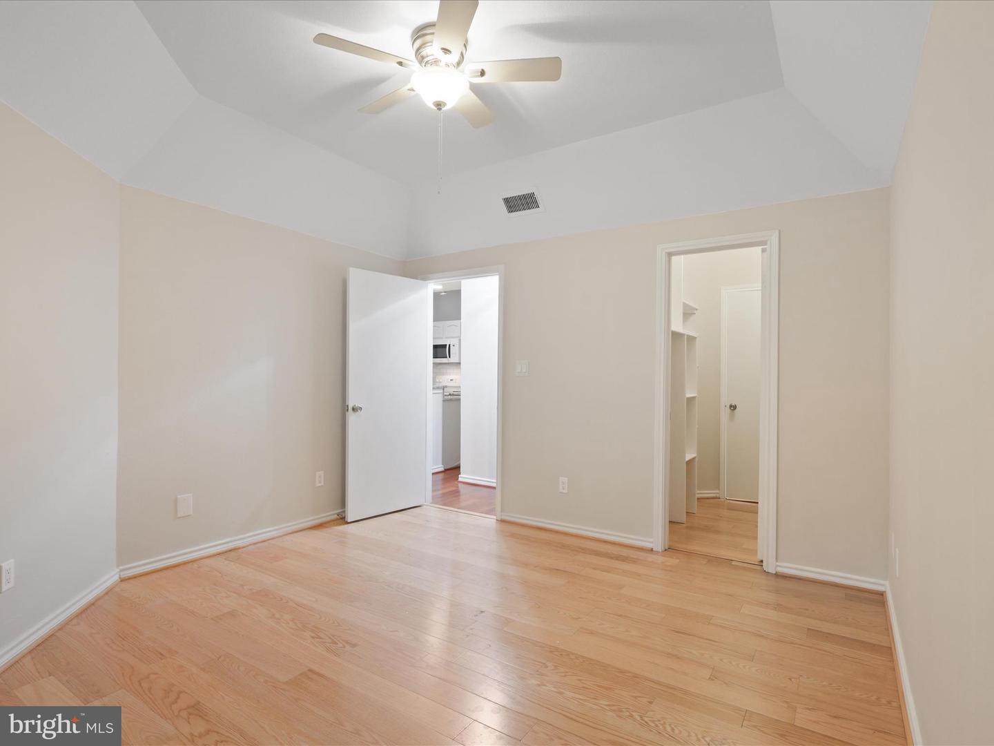 12161 PENDERVIEW TER #906, FAIRFAX, Virginia 22033, 2 Bedrooms Bedrooms, ,1 BathroomBathrooms,Residential,For sale,12161 PENDERVIEW TER #906,VAFX2272622 MLS # VAFX2272622