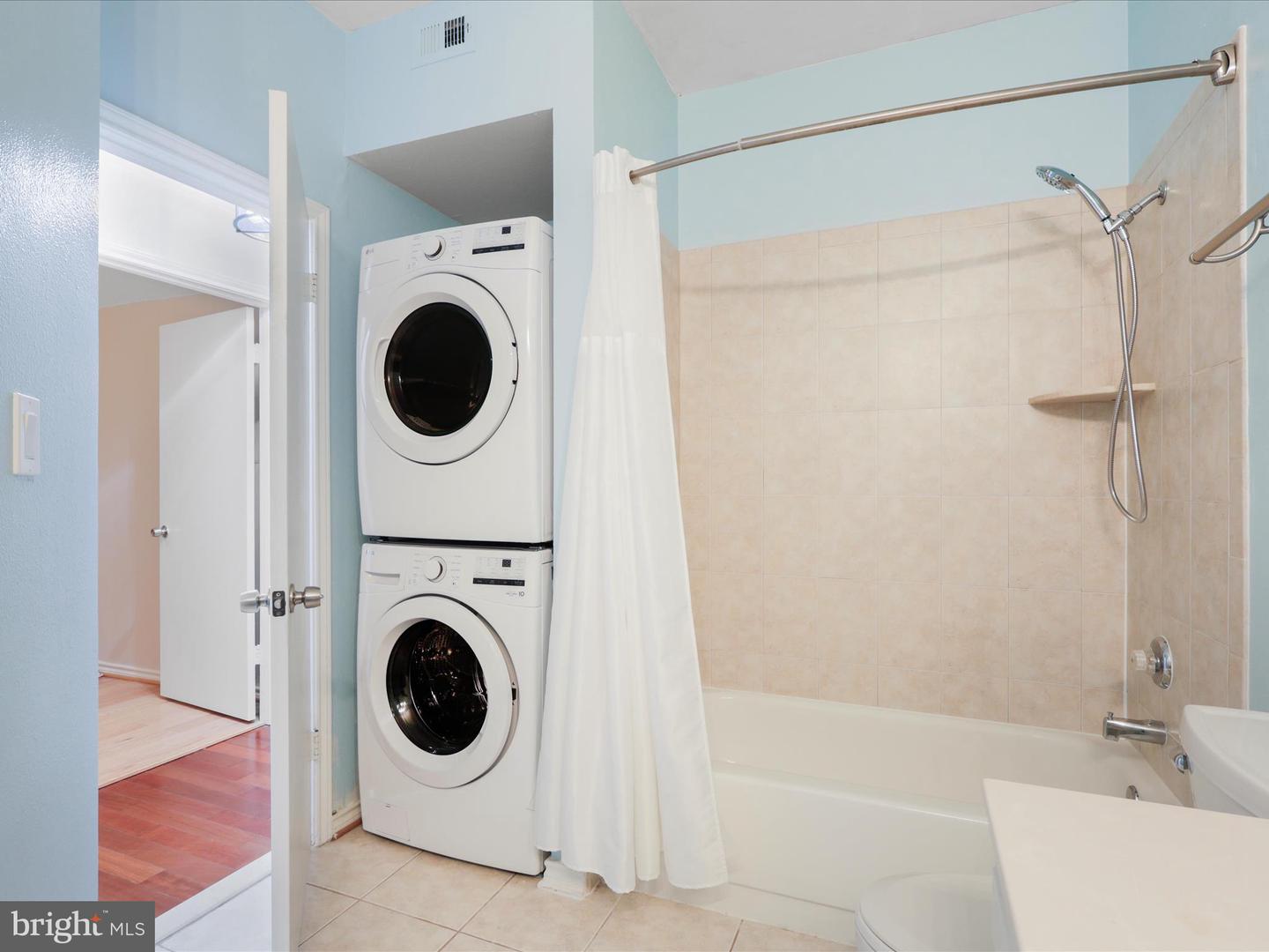 12161 PENDERVIEW TER #906, FAIRFAX, Virginia 22033, 2 Bedrooms Bedrooms, ,1 BathroomBathrooms,Residential,For sale,12161 PENDERVIEW TER #906,VAFX2272622 MLS # VAFX2272622