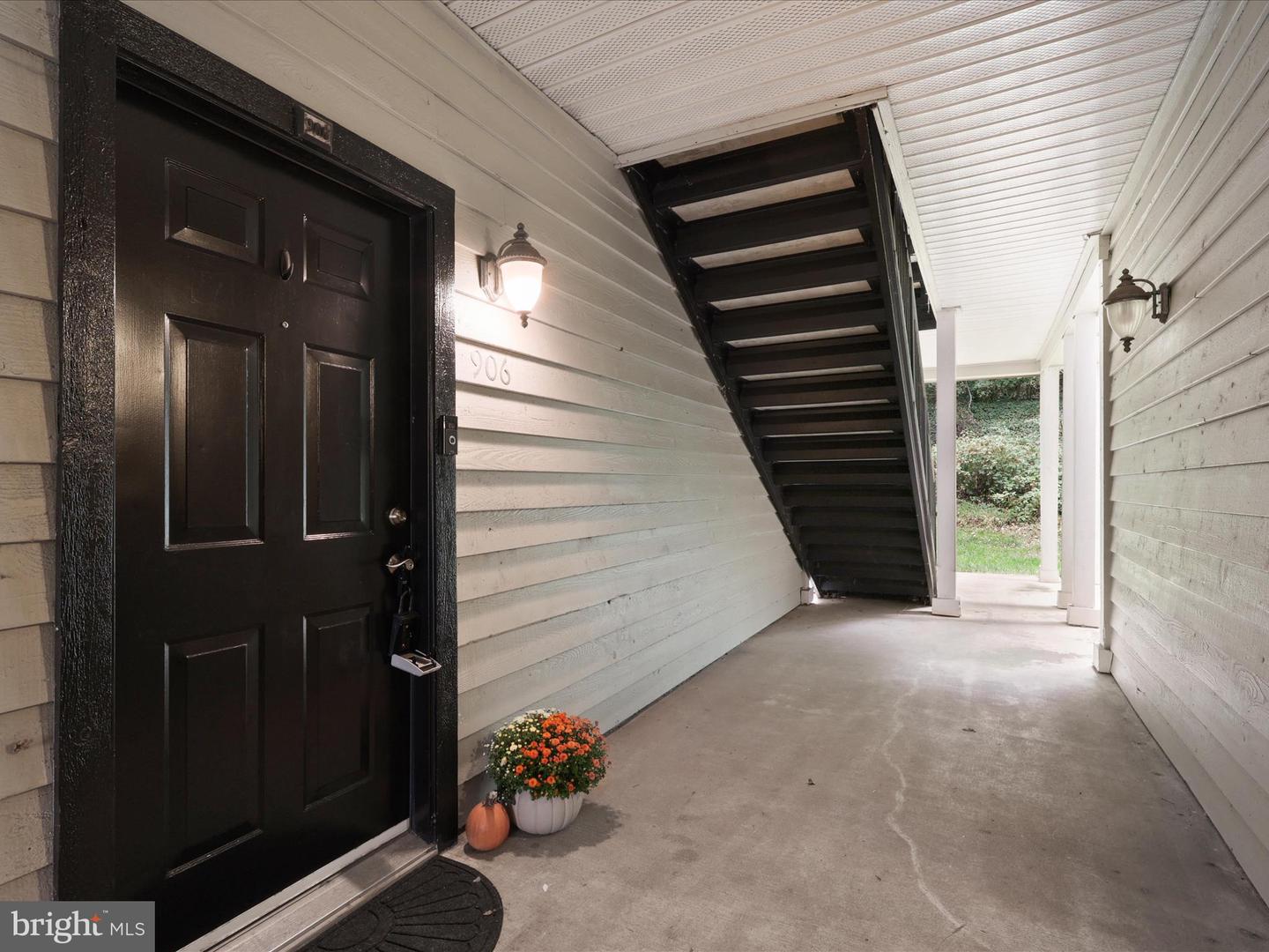 12161 PENDERVIEW TER #906, FAIRFAX, Virginia 22033, 2 Bedrooms Bedrooms, ,1 BathroomBathrooms,Residential,For sale,12161 PENDERVIEW TER #906,VAFX2272622 MLS # VAFX2272622