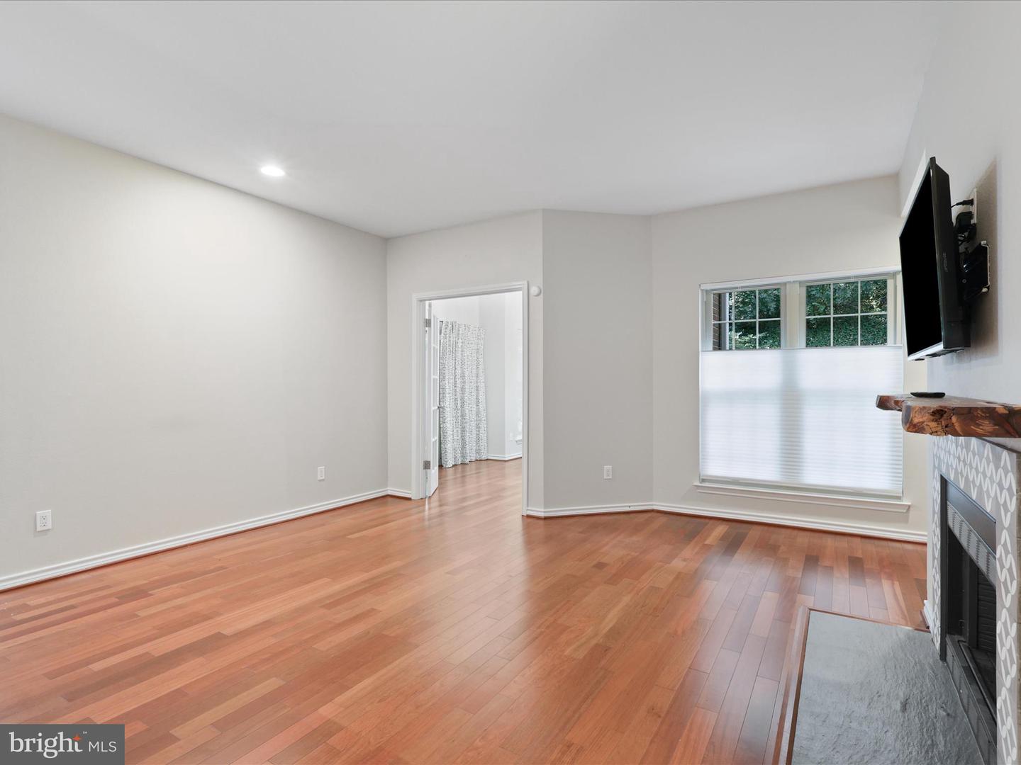 12161 PENDERVIEW TER #906, FAIRFAX, Virginia 22033, 2 Bedrooms Bedrooms, ,1 BathroomBathrooms,Residential,For sale,12161 PENDERVIEW TER #906,VAFX2272622 MLS # VAFX2272622