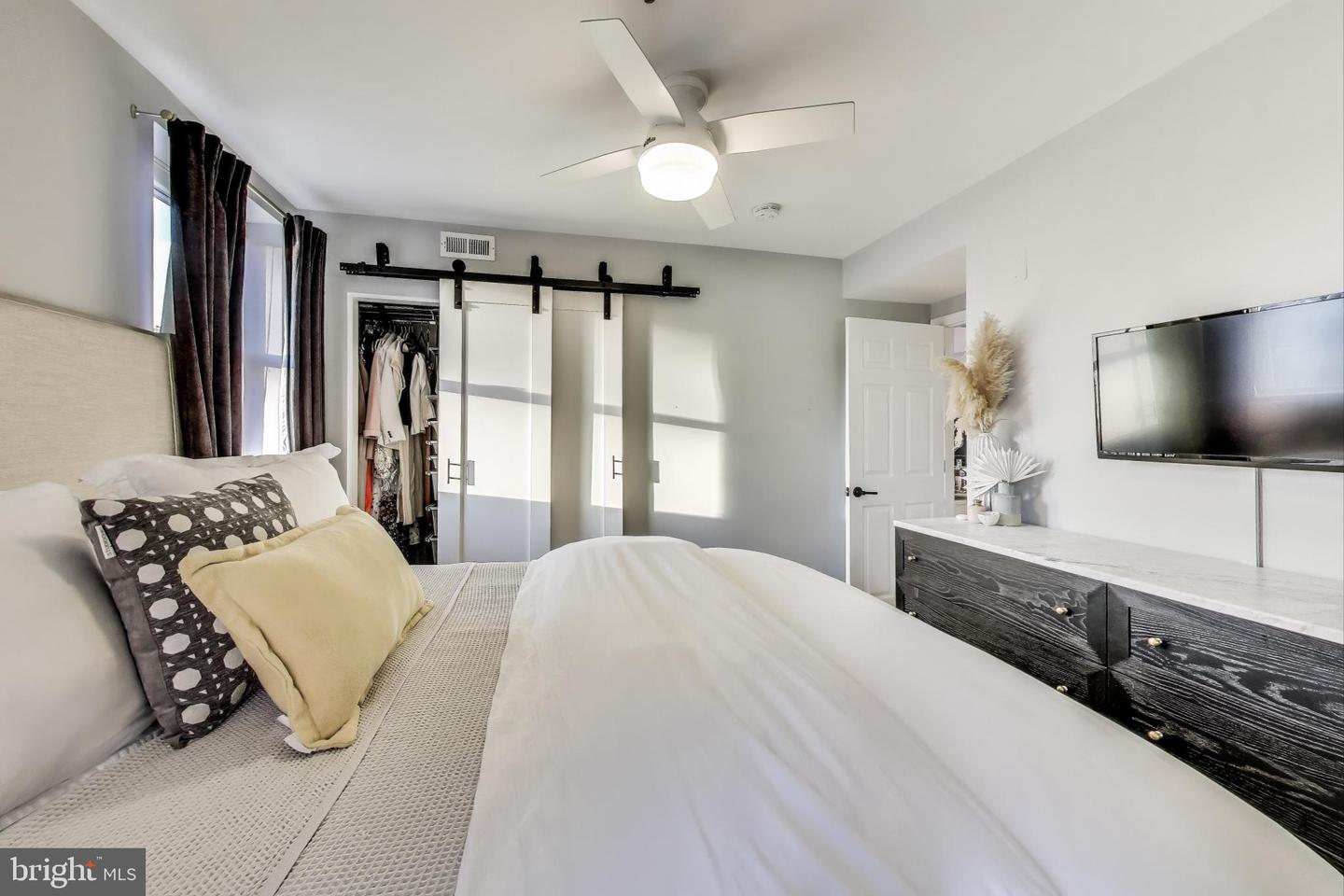 52 QUINCY PL NW #304, WASHINGTON, District Of Columbia 20001, 2 Bedrooms Bedrooms, ,1 BathroomBathrooms,Residential,For sale,52 QUINCY PL NW #304,DCDC2225268 MLS # DCDC2225268