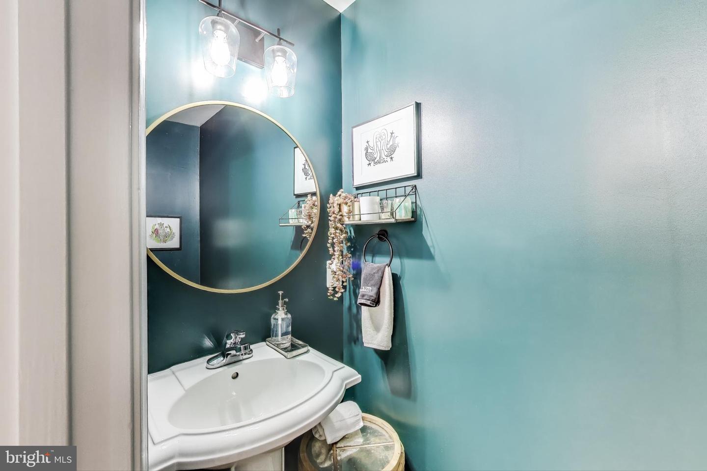 52 QUINCY PL NW #304, WASHINGTON, District Of Columbia 20001, 2 Bedrooms Bedrooms, ,1 BathroomBathrooms,Residential,For sale,52 QUINCY PL NW #304,DCDC2225268 MLS # DCDC2225268