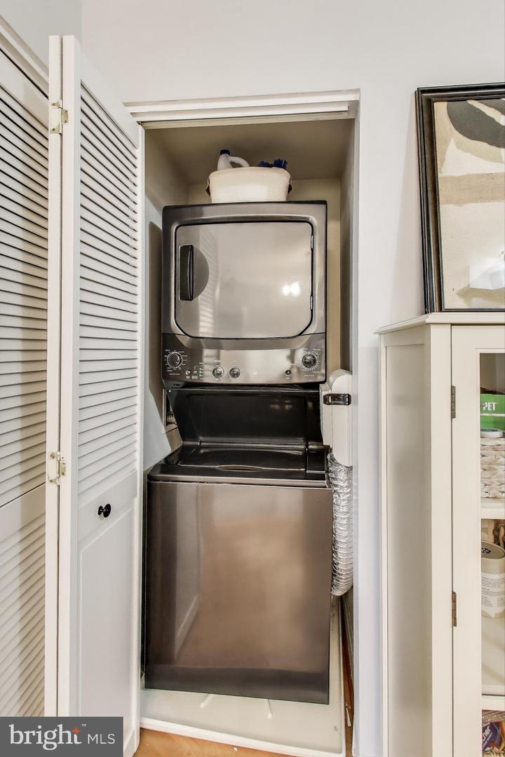 52 QUINCY PL NW #304, WASHINGTON, District Of Columbia 20001, 2 Bedrooms Bedrooms, ,1 BathroomBathrooms,Residential,For sale,52 QUINCY PL NW #304,DCDC2225268 MLS # DCDC2225268