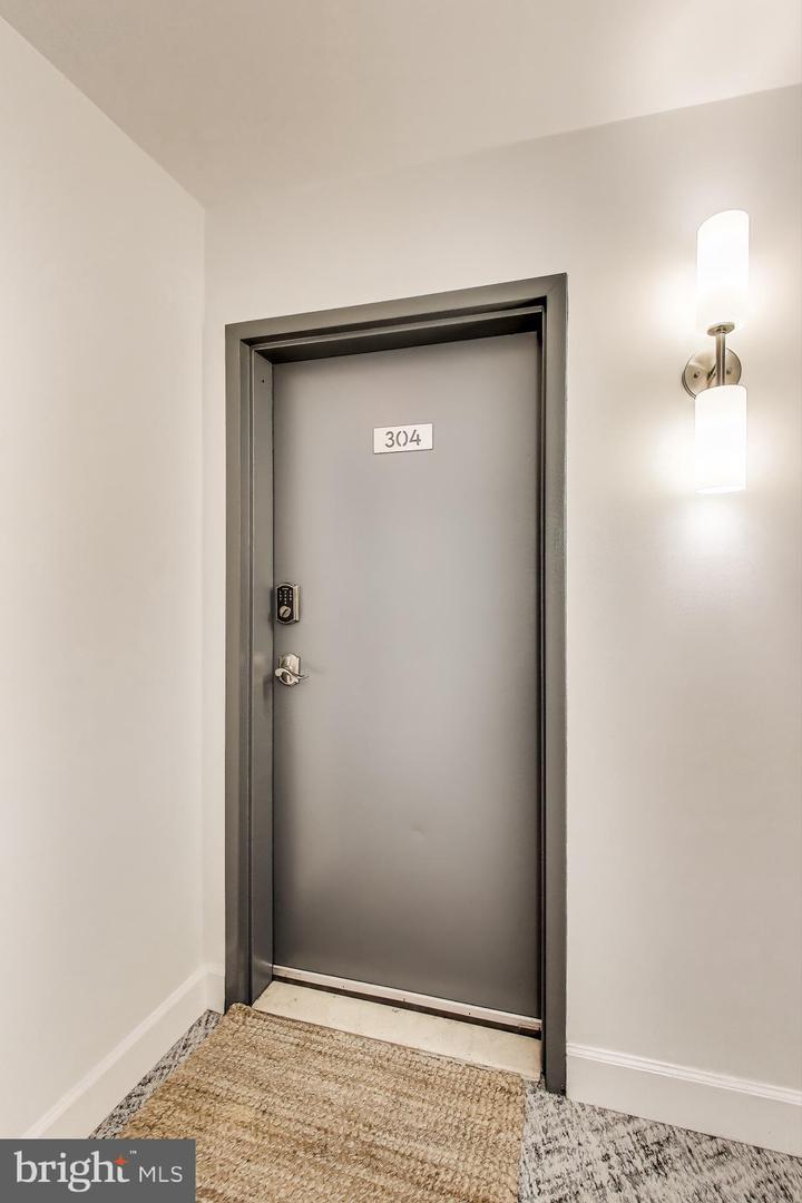 52 QUINCY PL NW #304, WASHINGTON, District Of Columbia 20001, 2 Bedrooms Bedrooms, ,1 BathroomBathrooms,Residential,For sale,52 QUINCY PL NW #304,DCDC2225268 MLS # DCDC2225268