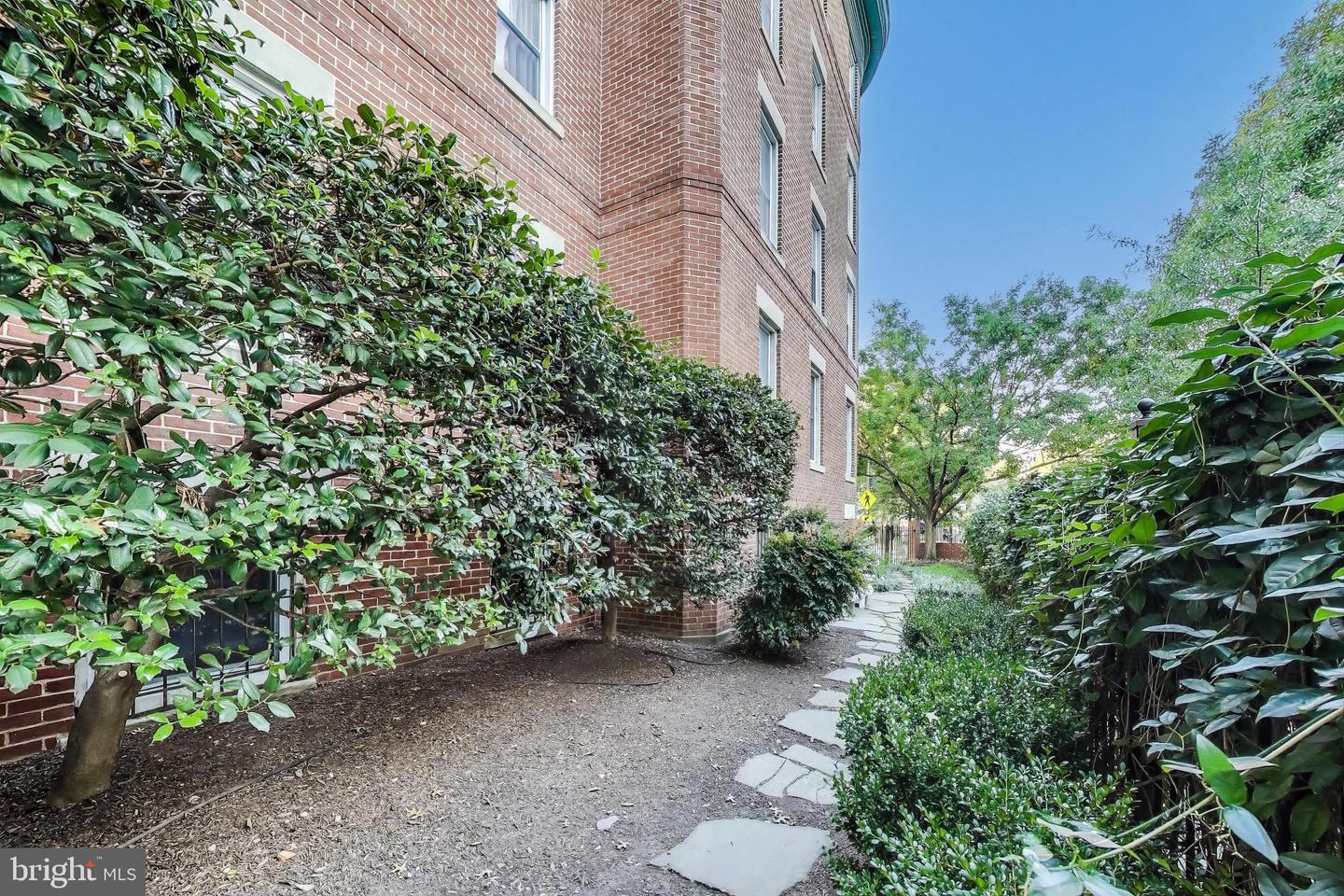 52 QUINCY PL NW #304, WASHINGTON, District Of Columbia 20001, 2 Bedrooms Bedrooms, ,1 BathroomBathrooms,Residential,For sale,52 QUINCY PL NW #304,DCDC2225268 MLS # DCDC2225268