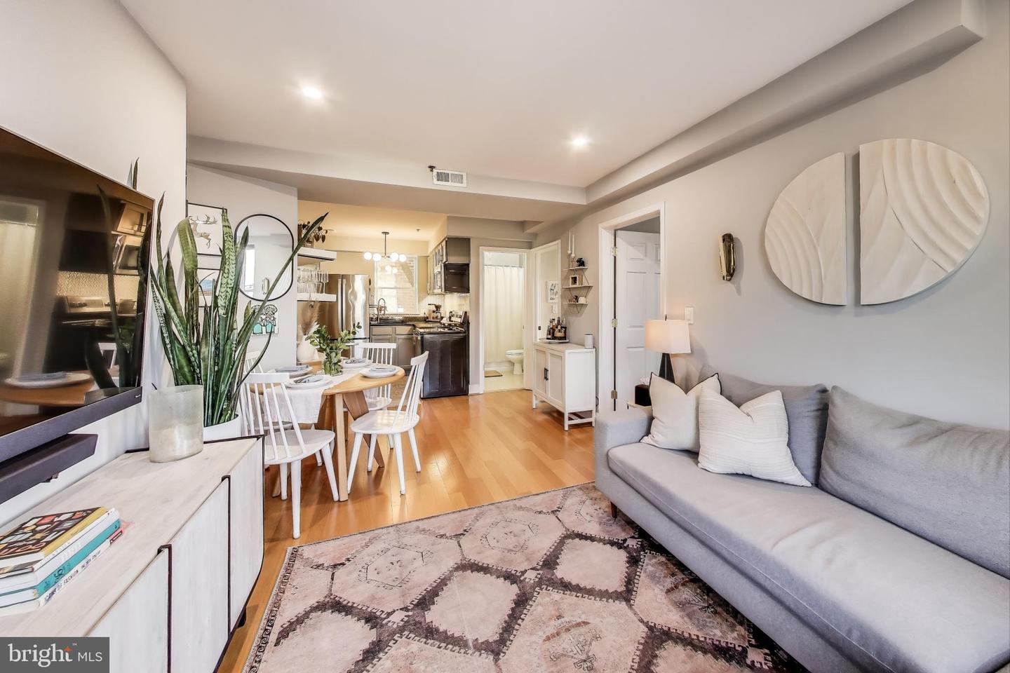 52 QUINCY PL NW #304, WASHINGTON, District Of Columbia 20001, 2 Bedrooms Bedrooms, ,1 BathroomBathrooms,Residential,For sale,52 QUINCY PL NW #304,DCDC2225268 MLS # DCDC2225268