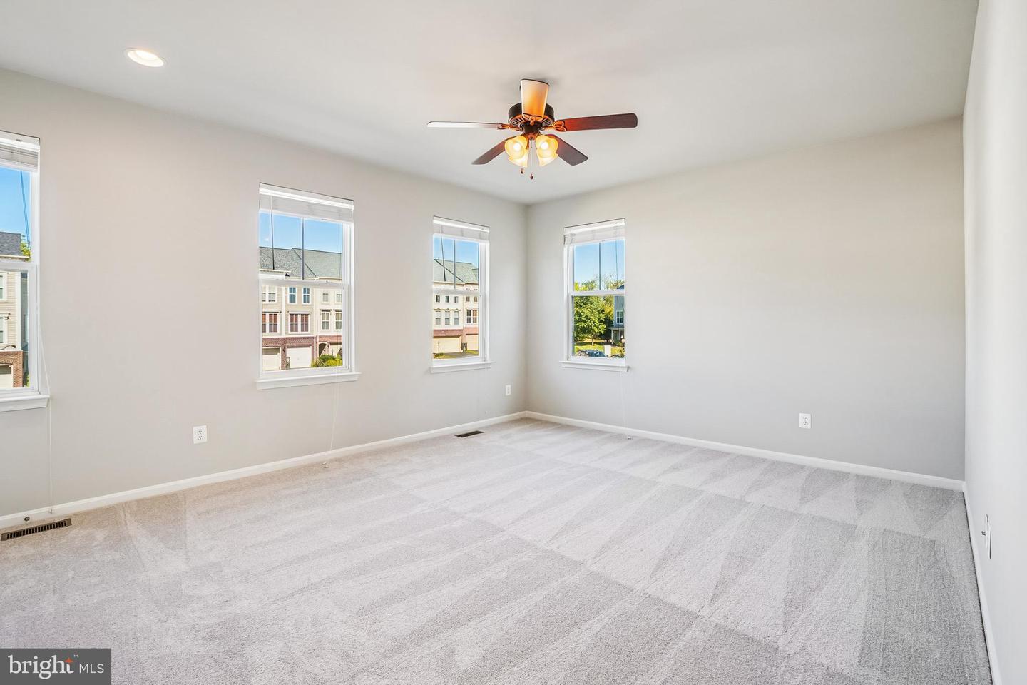 9096 RIBBON FALLS LOOP, BRISTOW, Virginia 20136, 3 Bedrooms Bedrooms, ,2 BathroomsBathrooms,Residential,For sale,9096 RIBBON FALLS LOOP,VAPW2105314 MLS # VAPW2105314