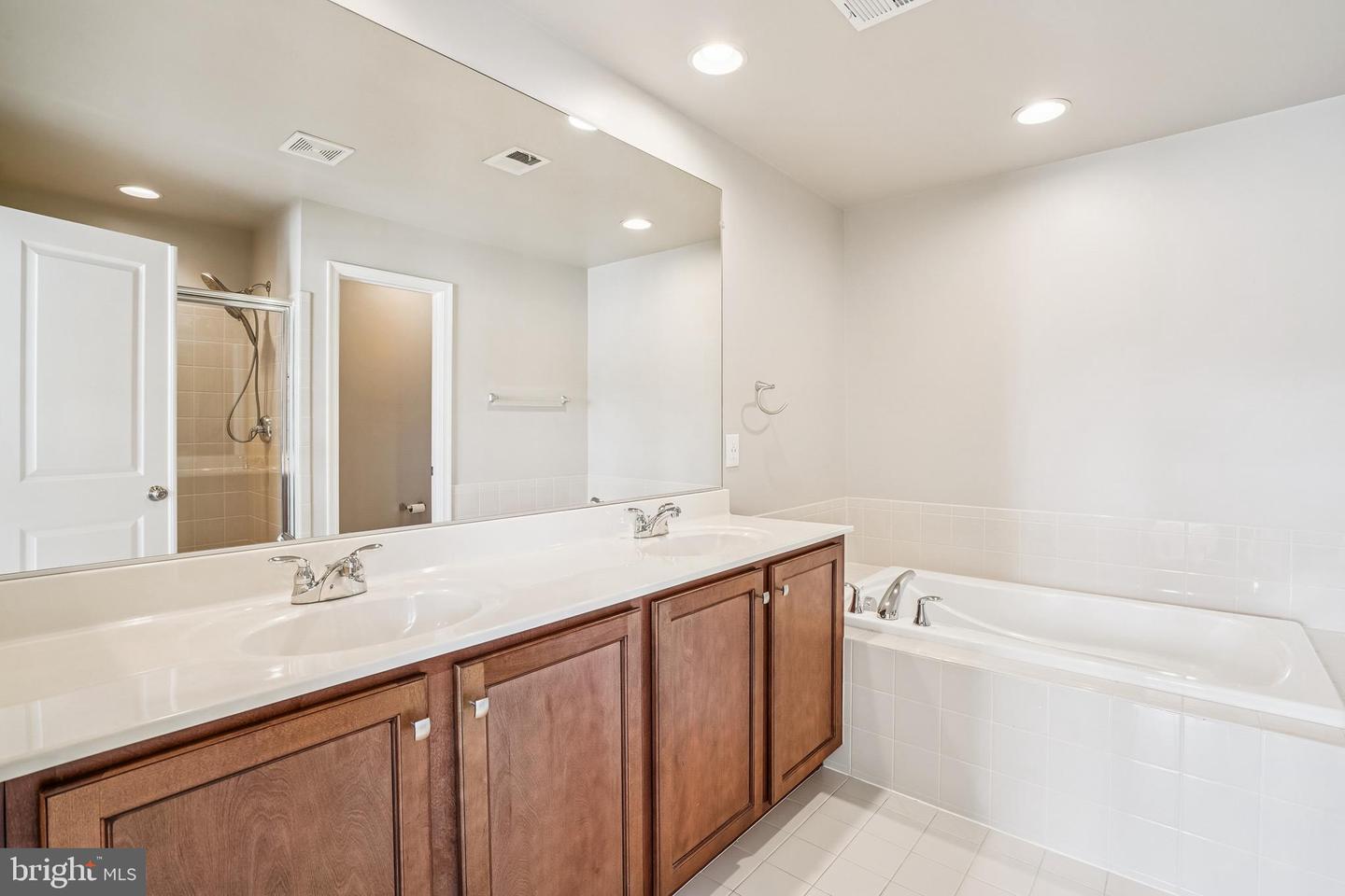 9096 RIBBON FALLS LOOP, BRISTOW, Virginia 20136, 3 Bedrooms Bedrooms, ,2 BathroomsBathrooms,Residential,For sale,9096 RIBBON FALLS LOOP,VAPW2105314 MLS # VAPW2105314