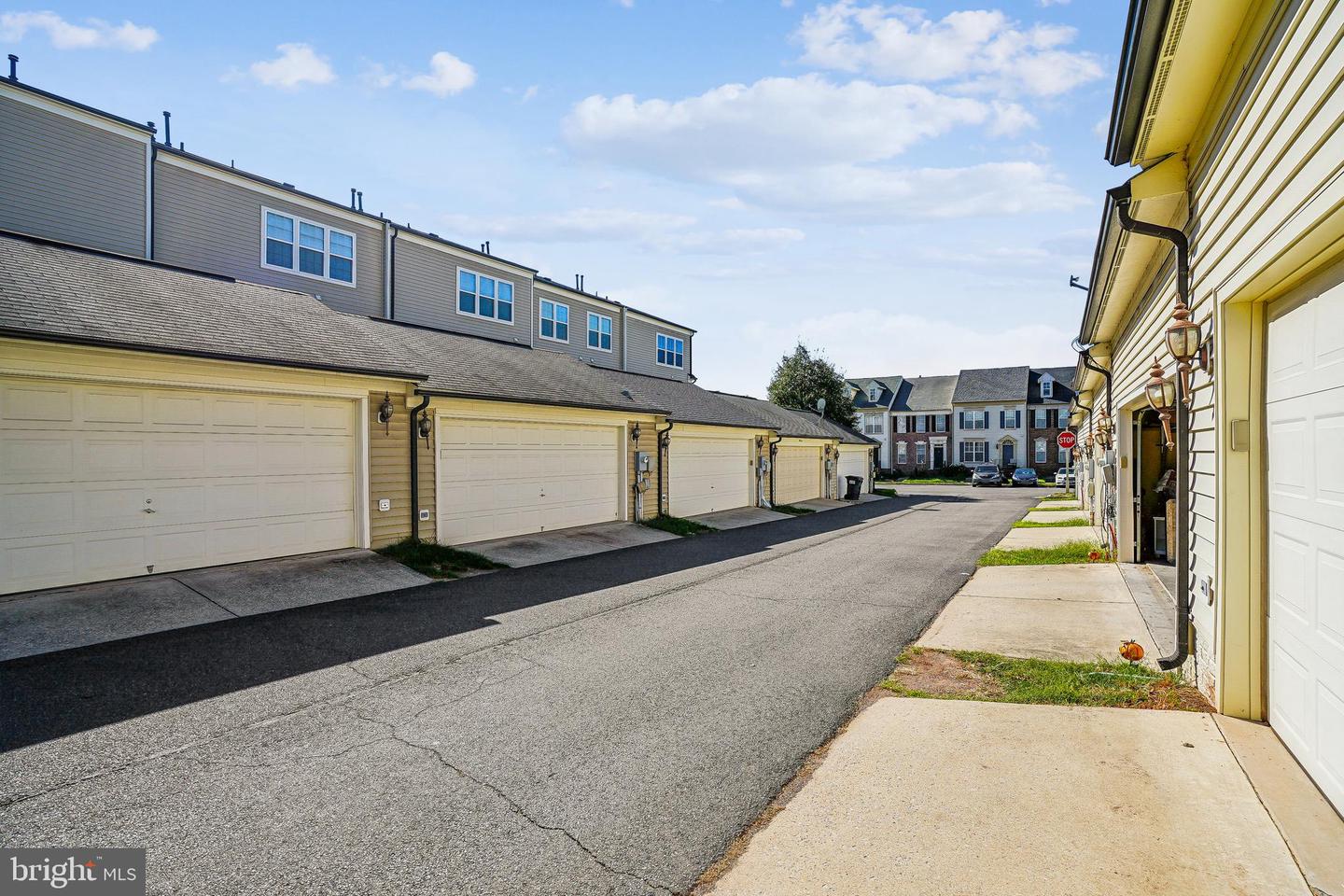 9096 RIBBON FALLS LOOP, BRISTOW, Virginia 20136, 3 Bedrooms Bedrooms, ,2 BathroomsBathrooms,Residential,For sale,9096 RIBBON FALLS LOOP,VAPW2105314 MLS # VAPW2105314