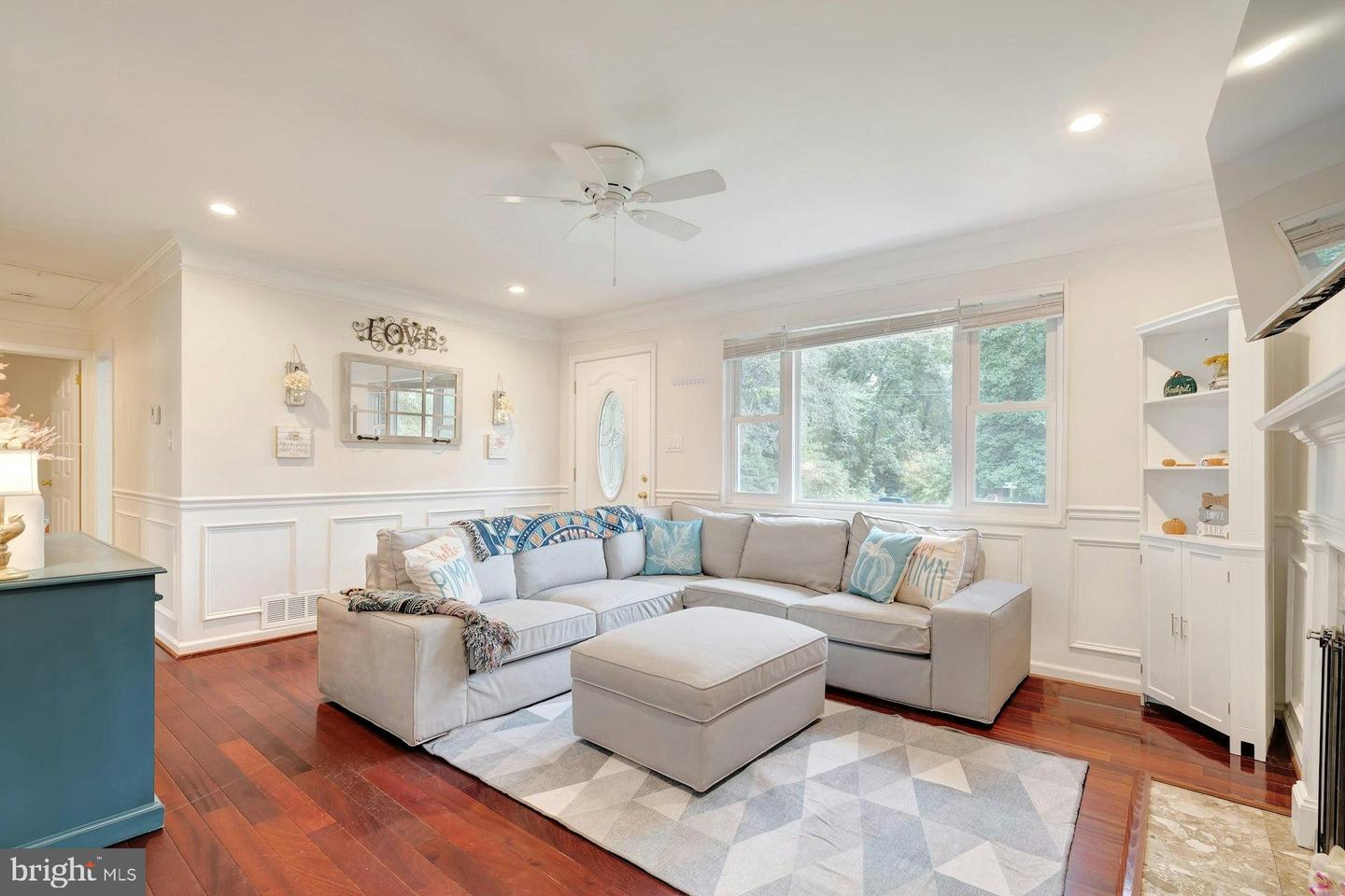 3540 EWELL ST, ANNANDALE, Virginia 22003, 5 Bedrooms Bedrooms, 7 Rooms Rooms,2 BathroomsBathrooms,Residential,For sale,3540 EWELL ST,VAFX2272356 MLS # VAFX2272356