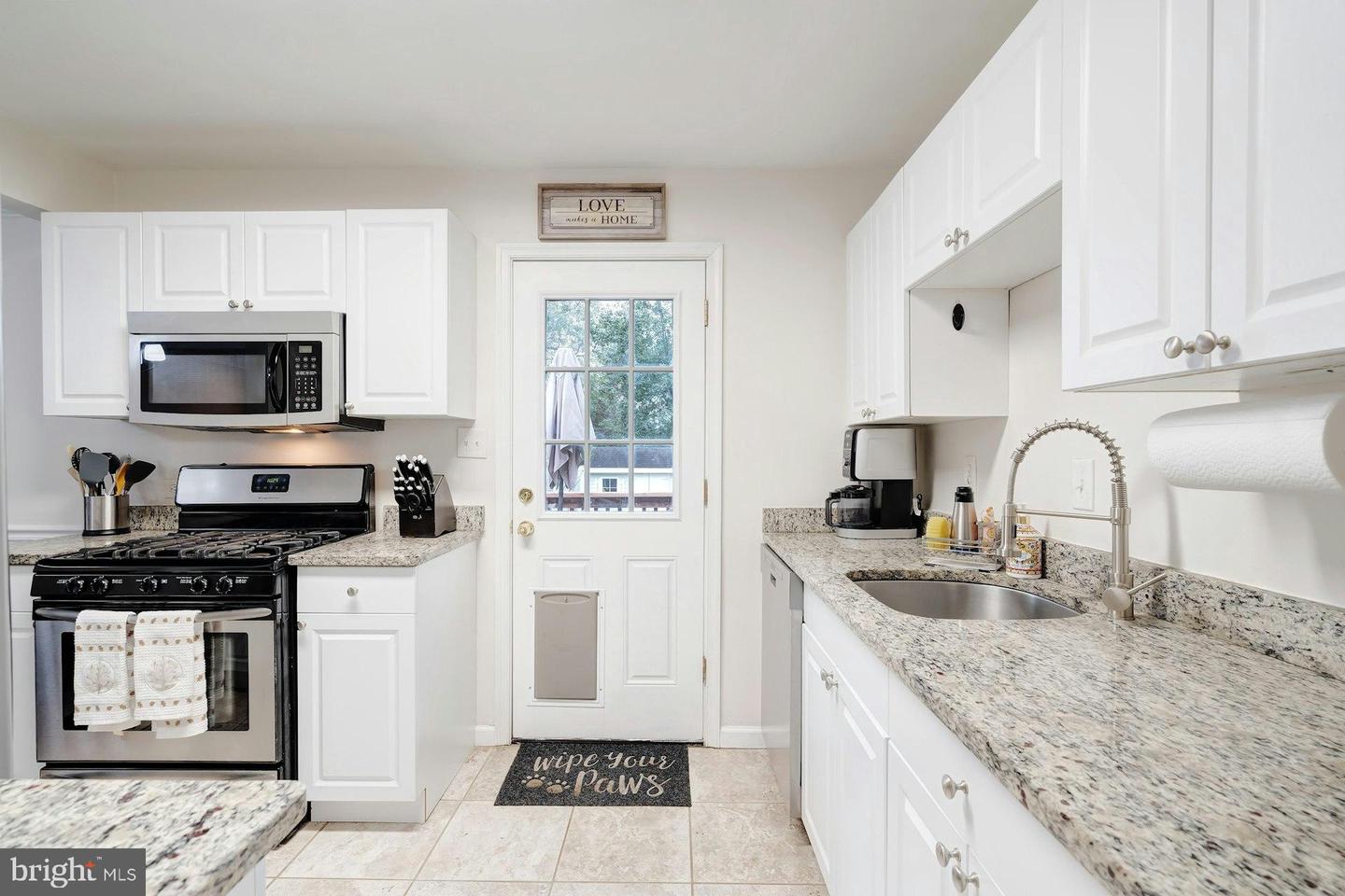 3540 EWELL ST, ANNANDALE, Virginia 22003, 5 Bedrooms Bedrooms, 7 Rooms Rooms,2 BathroomsBathrooms,Residential,For sale,3540 EWELL ST,VAFX2272356 MLS # VAFX2272356