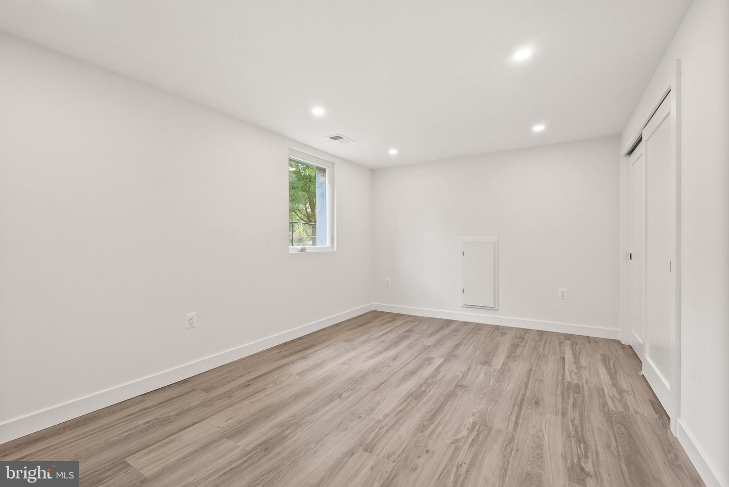 2118 RAND PL NE, WASHINGTON, District Of Columbia 20002, 5 Bedrooms Bedrooms, ,4 BathroomsBathrooms,Residential,For sale,2118 RAND PL NE,DCDC2225354 MLS # DCDC2225354