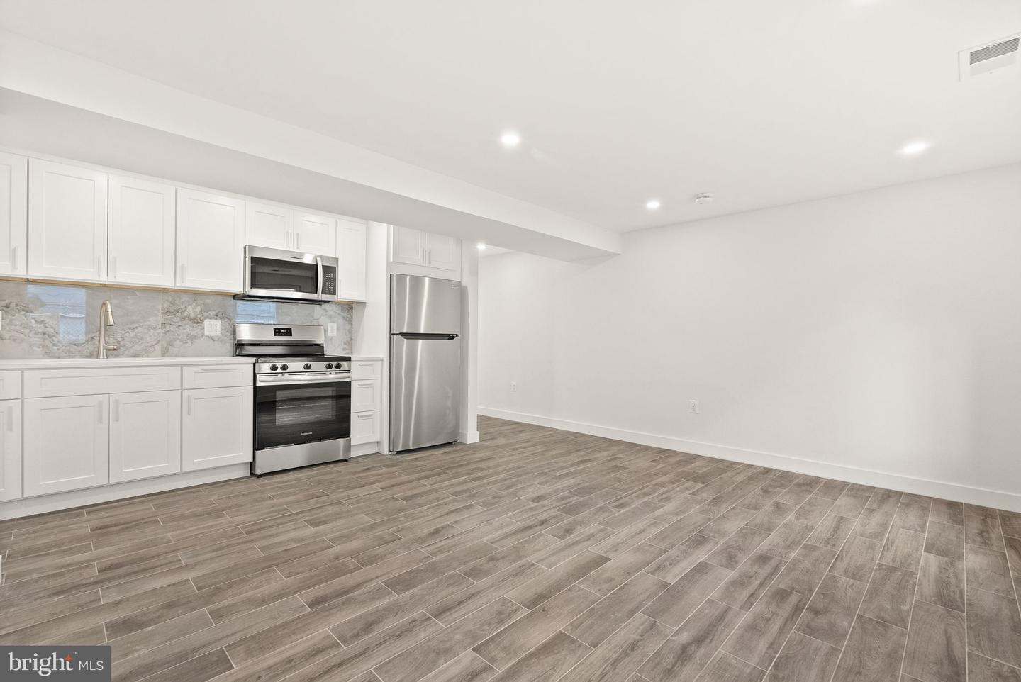 2118 RAND PL NE, WASHINGTON, District Of Columbia 20002, 5 Bedrooms Bedrooms, ,4 BathroomsBathrooms,Residential,For sale,2118 RAND PL NE,DCDC2225354 MLS # DCDC2225354