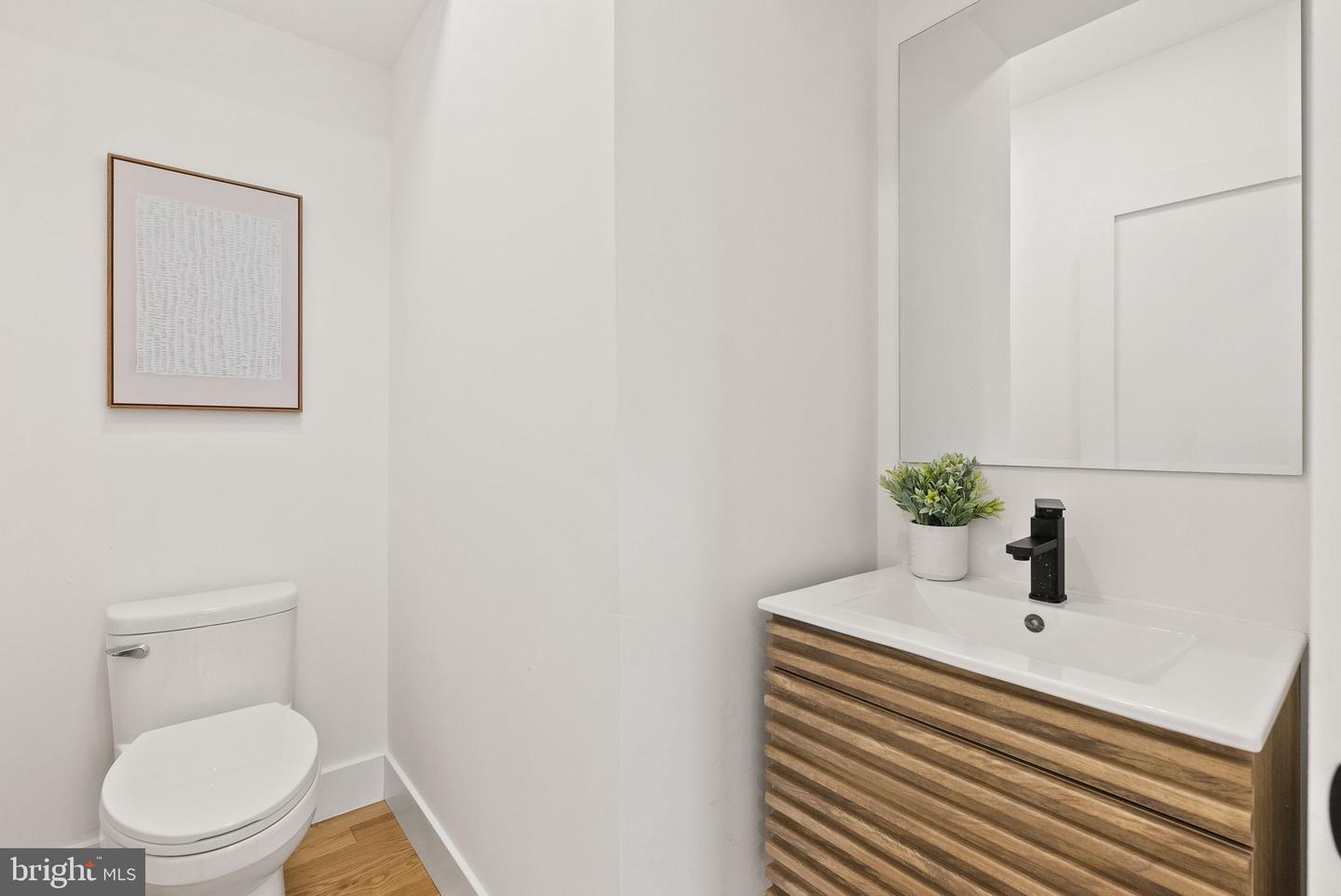 2118 RAND PL NE, WASHINGTON, District Of Columbia 20002, 5 Bedrooms Bedrooms, ,4 BathroomsBathrooms,Residential,For sale,2118 RAND PL NE,DCDC2225354 MLS # DCDC2225354