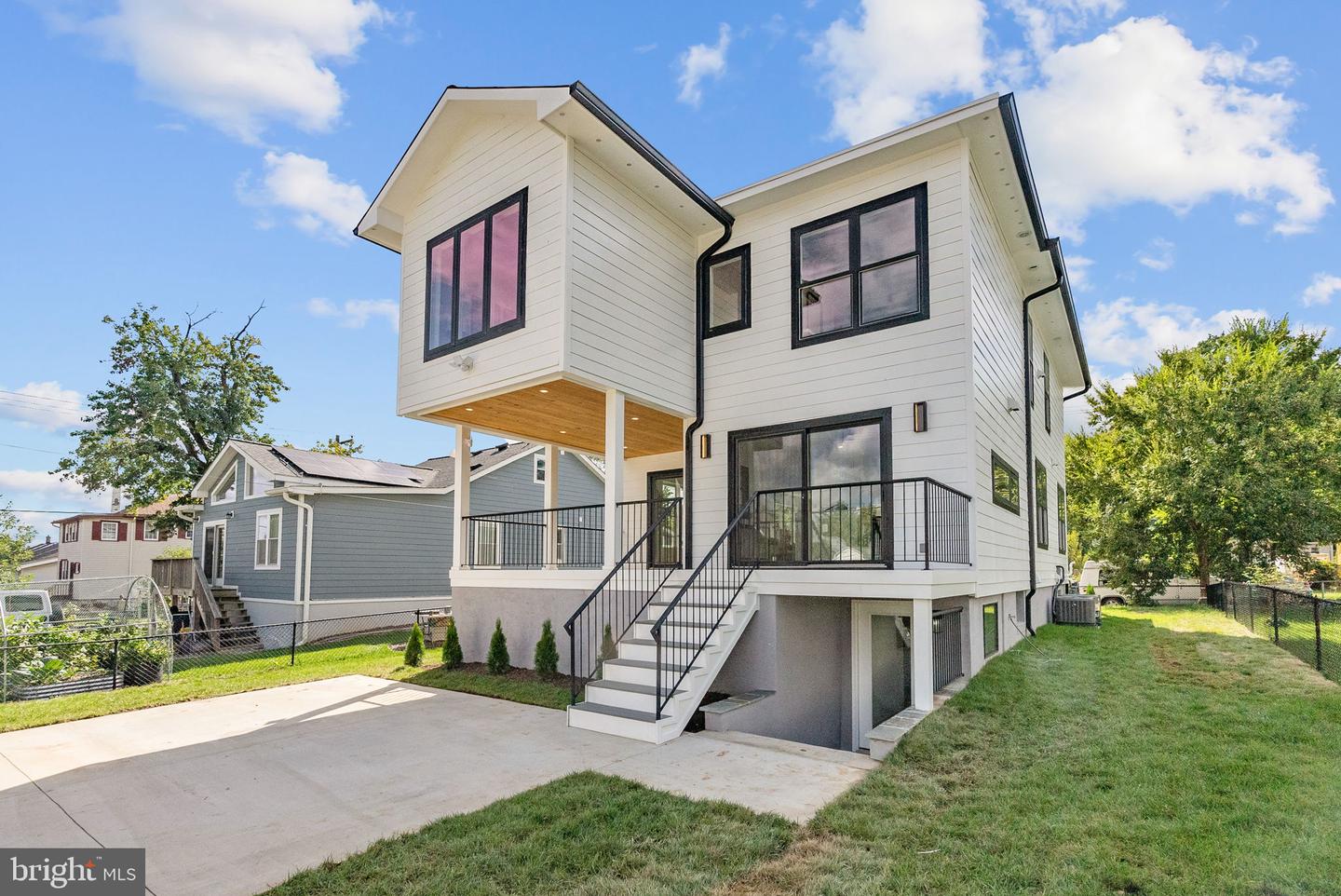 2118 RAND PL NE, WASHINGTON, District Of Columbia 20002, 5 Bedrooms Bedrooms, ,4 BathroomsBathrooms,Residential,For sale,2118 RAND PL NE,DCDC2225354 MLS # DCDC2225354