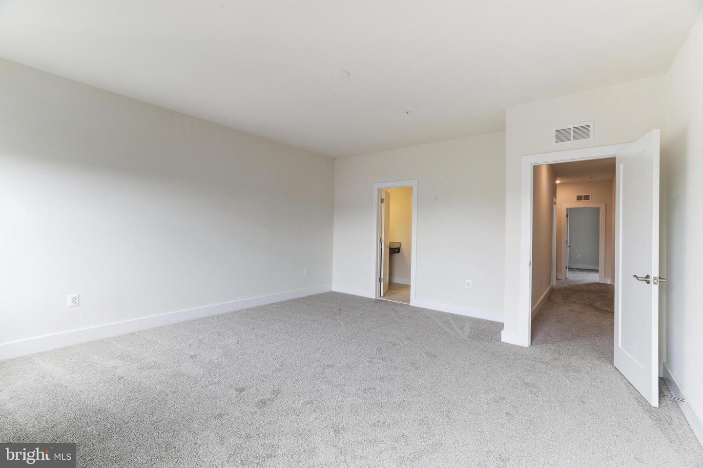 44750 TIVERTON SQ, ASHBURN, Virginia 20147, 3 Bedrooms Bedrooms, ,2 BathroomsBathrooms,Residential,For sale,44750 TIVERTON SQ,VALO2108182 MLS # VALO2108182