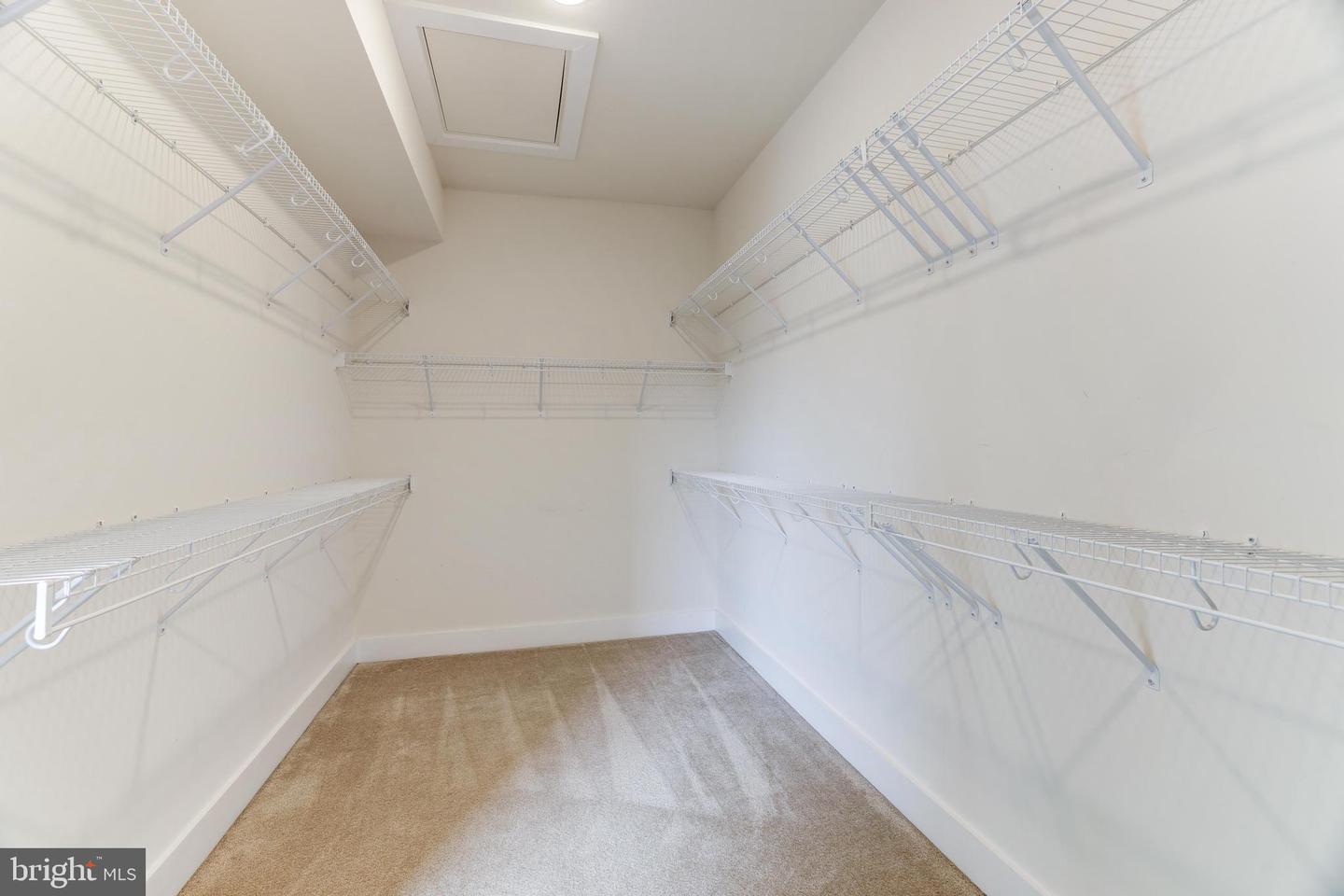 44750 TIVERTON SQ, ASHBURN, Virginia 20147, 3 Bedrooms Bedrooms, ,2 BathroomsBathrooms,Residential,For sale,44750 TIVERTON SQ,VALO2108182 MLS # VALO2108182