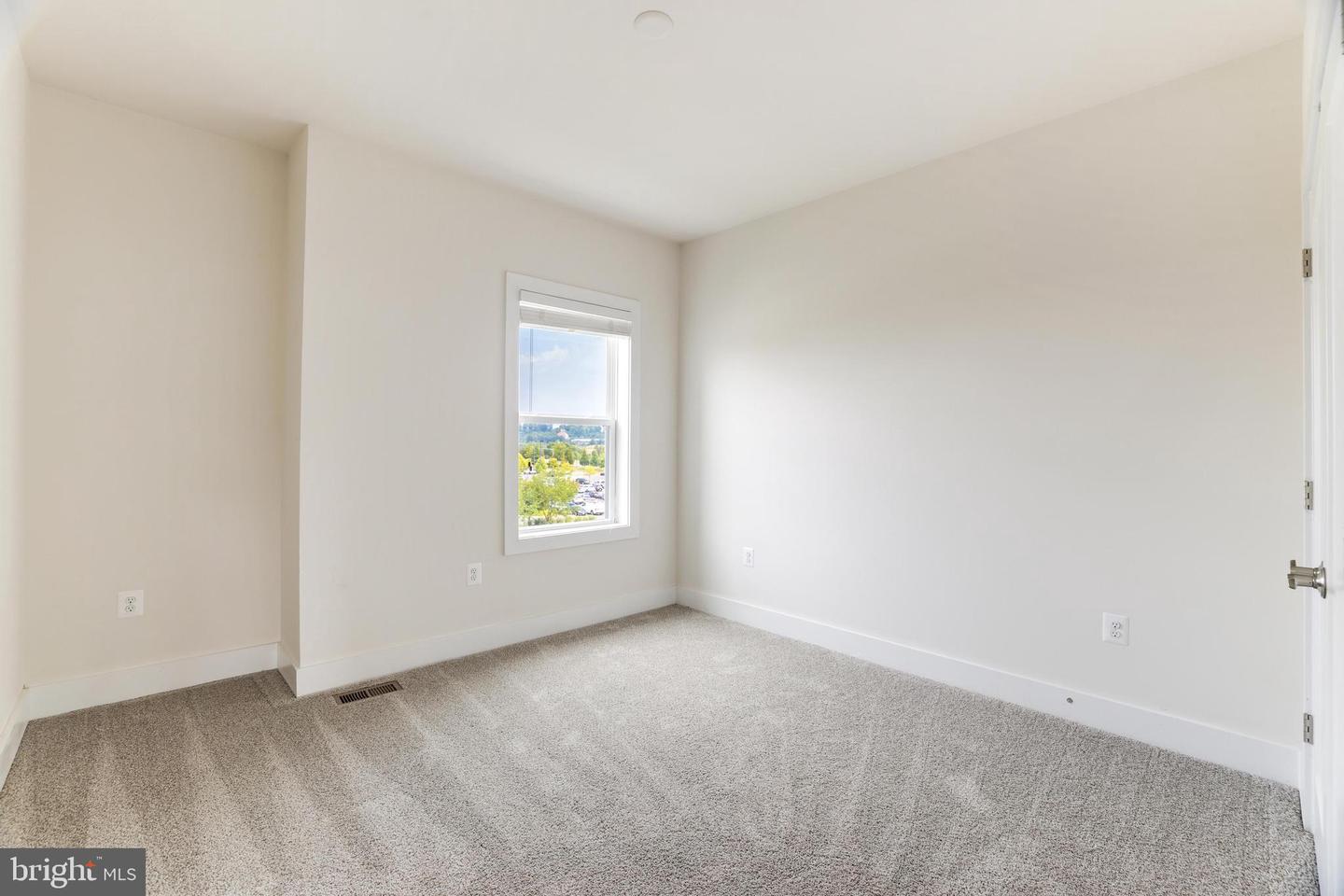 44750 TIVERTON SQ, ASHBURN, Virginia 20147, 3 Bedrooms Bedrooms, ,2 BathroomsBathrooms,Residential,For sale,44750 TIVERTON SQ,VALO2108182 MLS # VALO2108182