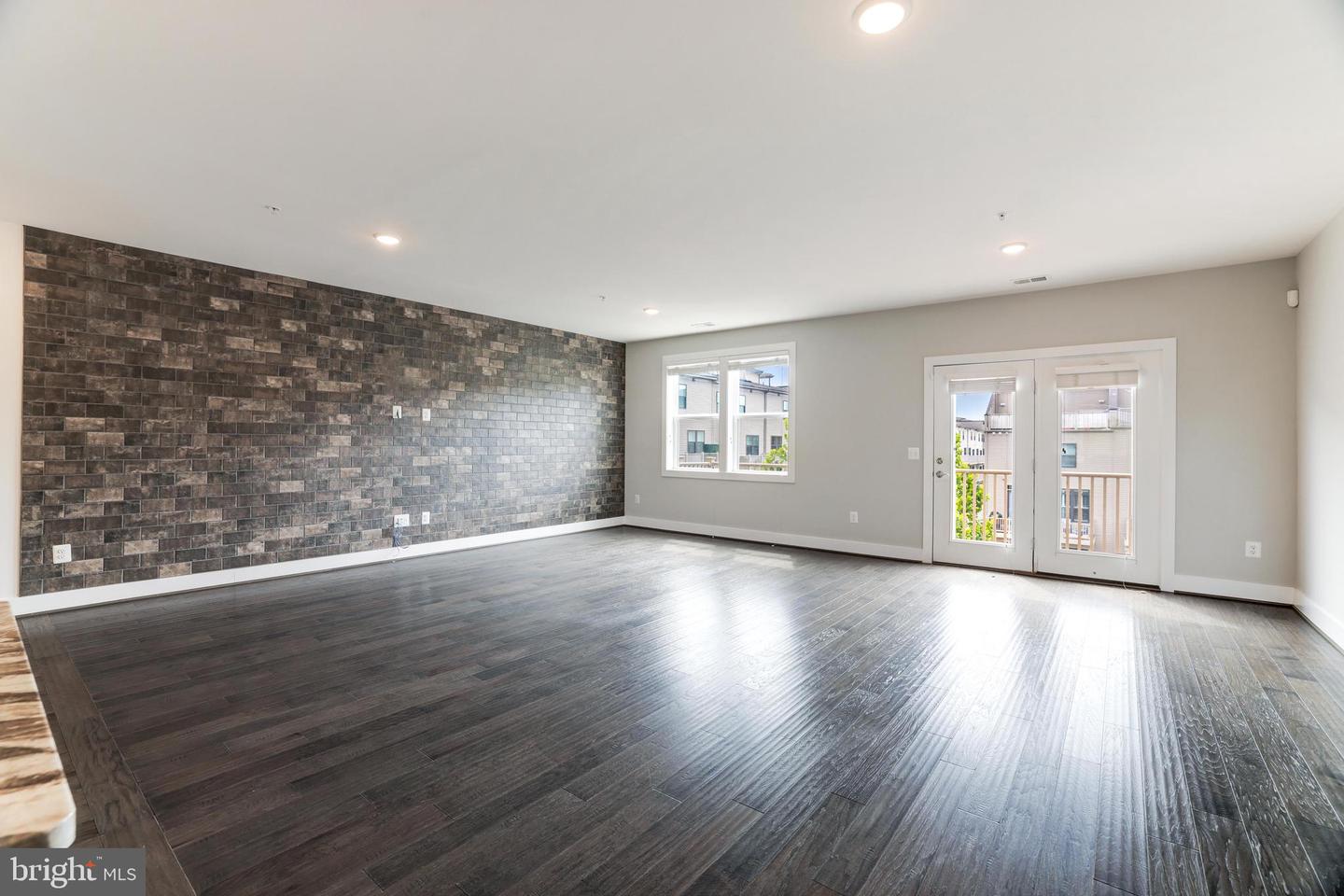 44750 TIVERTON SQ, ASHBURN, Virginia 20147, 3 Bedrooms Bedrooms, ,2 BathroomsBathrooms,Residential,For sale,44750 TIVERTON SQ,VALO2108182 MLS # VALO2108182