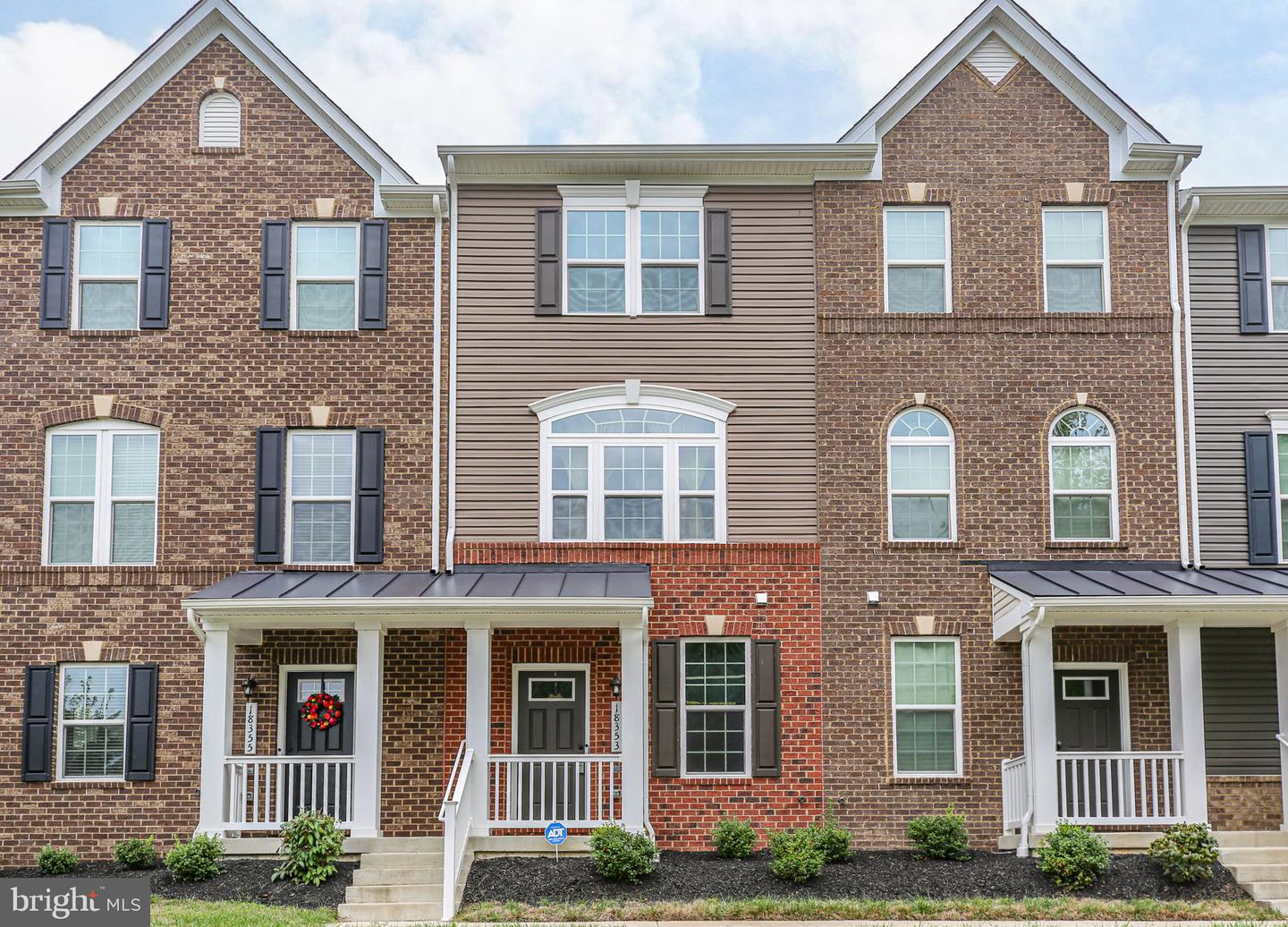 18353 REAPER HILL CT, TRIANGLE, Virginia 22172, 3 Bedrooms Bedrooms, ,3 BathroomsBathrooms,Residential,For sale,18353 REAPER HILL CT,VAPW2105338 MLS # VAPW2105338