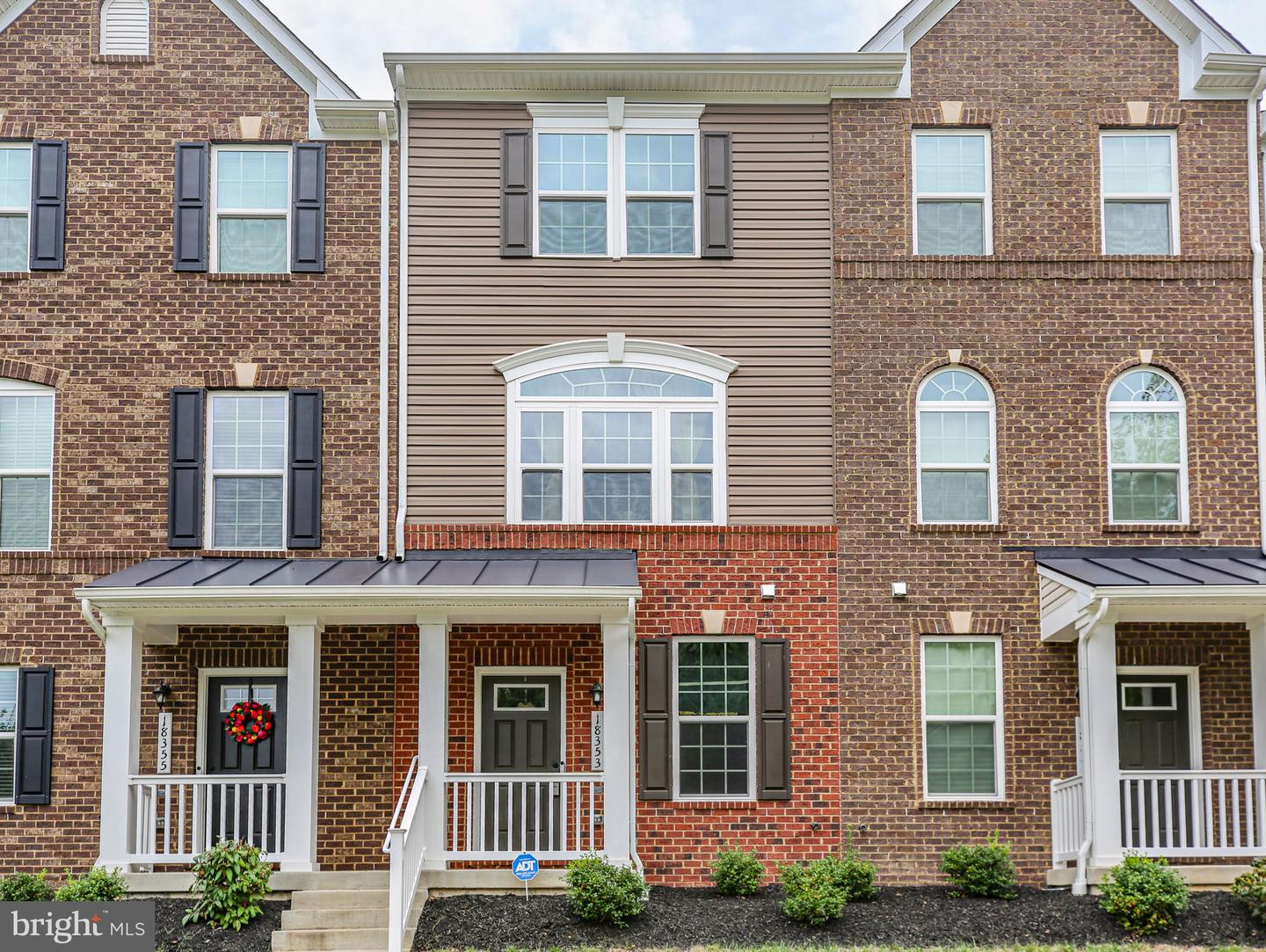 18353 REAPER HILL CT, TRIANGLE, Virginia 22172, 3 Bedrooms Bedrooms, ,3 BathroomsBathrooms,Residential,For sale,18353 REAPER HILL CT,VAPW2105338 MLS # VAPW2105338