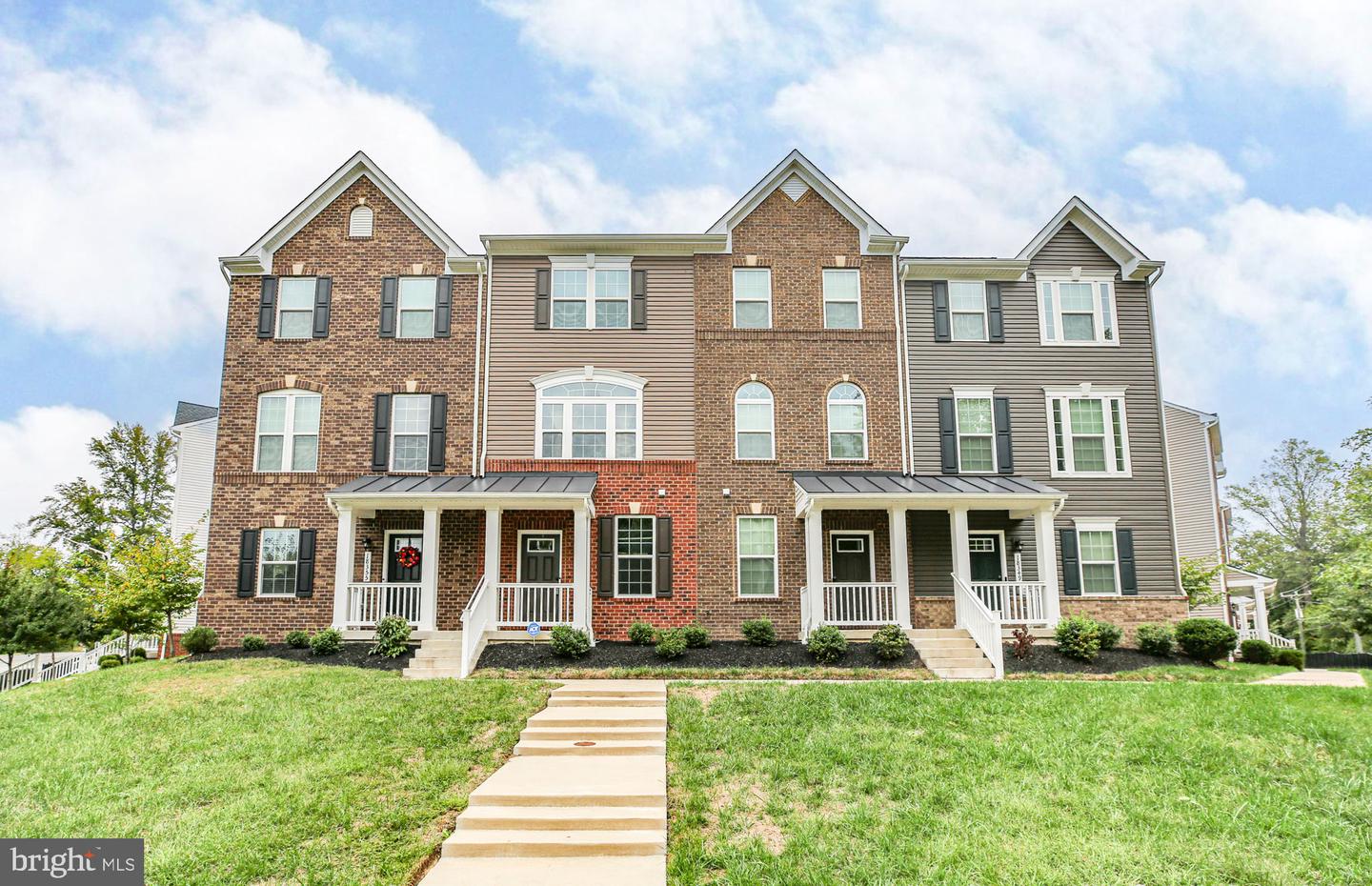 18353 REAPER HILL CT, TRIANGLE, Virginia 22172, 3 Bedrooms Bedrooms, ,3 BathroomsBathrooms,Residential,For sale,18353 REAPER HILL CT,VAPW2105338 MLS # VAPW2105338