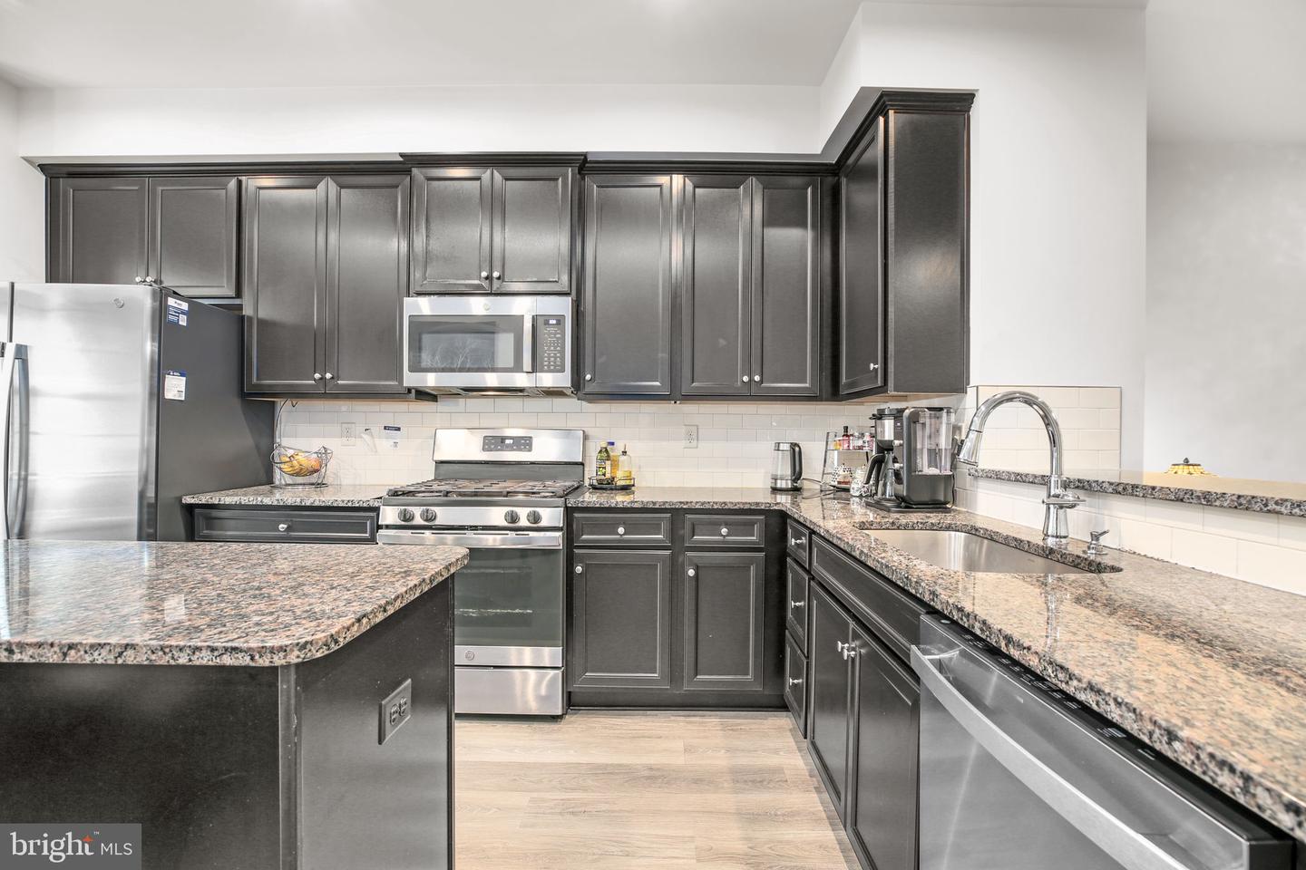 18353 REAPER HILL CT, TRIANGLE, Virginia 22172, 3 Bedrooms Bedrooms, ,3 BathroomsBathrooms,Residential,For sale,18353 REAPER HILL CT,VAPW2105338 MLS # VAPW2105338