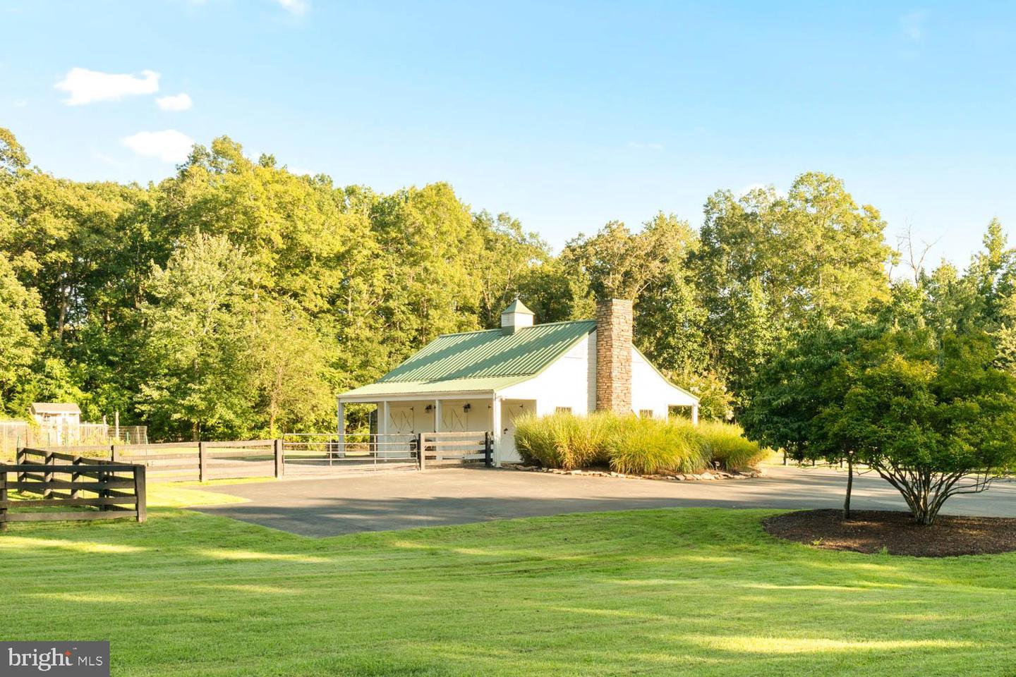 11603 SOUTHVIEW CT, SPOTSYLVANIA, Virginia 22551, 6 Bedrooms Bedrooms, ,5 BathroomsBathrooms,Residential,For sale,11603 SOUTHVIEW CT,VASP2036668 MLS # VASP2036668