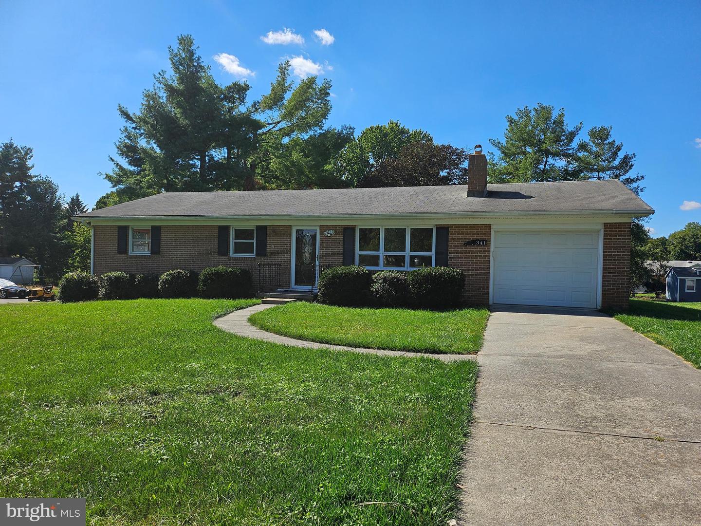 341 WOOD AVE, WINCHESTER, Virginia 22601, 3 Bedrooms Bedrooms, ,2 BathroomsBathrooms,Residential,For sale,341 WOOD AVE,VAWI2009188 MLS # VAWI2009188