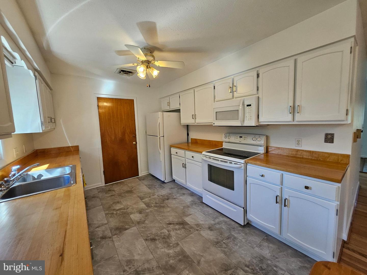 341 WOOD AVE, WINCHESTER, Virginia 22601, 3 Bedrooms Bedrooms, ,2 BathroomsBathrooms,Residential,For sale,341 WOOD AVE,VAWI2009188 MLS # VAWI2009188