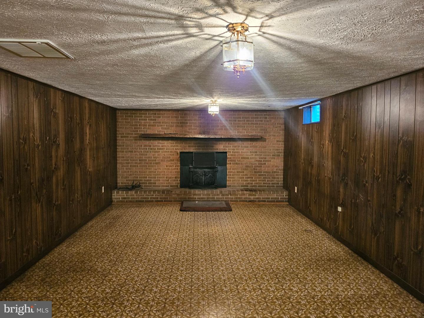 341 WOOD AVE, WINCHESTER, Virginia 22601, 3 Bedrooms Bedrooms, ,2 BathroomsBathrooms,Residential,For sale,341 WOOD AVE,VAWI2009188 MLS # VAWI2009188