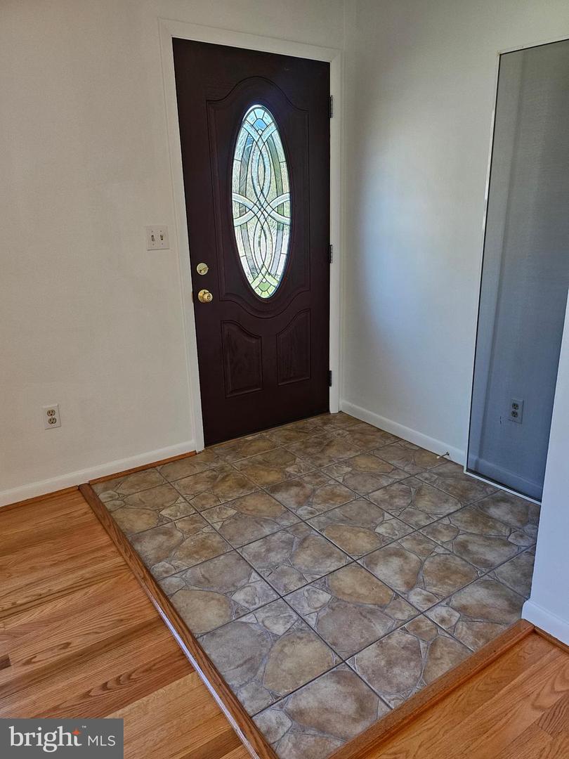341 WOOD AVE, WINCHESTER, Virginia 22601, 3 Bedrooms Bedrooms, ,2 BathroomsBathrooms,Residential,For sale,341 WOOD AVE,VAWI2009188 MLS # VAWI2009188