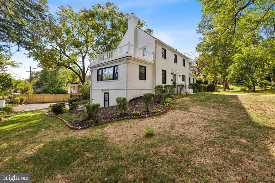 1901 BELLE HAVEN RD, ALEXANDRIA, Virginia 22307, 5 Bedrooms Bedrooms, ,3 BathroomsBathrooms,Residential,For sale,1901 BELLE HAVEN RD,VAFX2272718 MLS # VAFX2272718