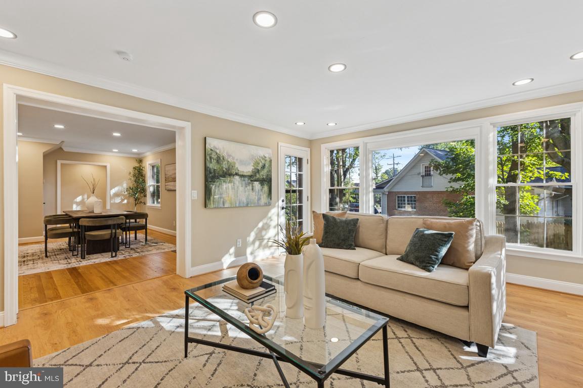 1901 BELLE HAVEN RD, ALEXANDRIA, Virginia 22307, 5 Bedrooms Bedrooms, ,3 BathroomsBathrooms,Residential,For sale,1901 BELLE HAVEN RD,VAFX2272718 MLS # VAFX2272718