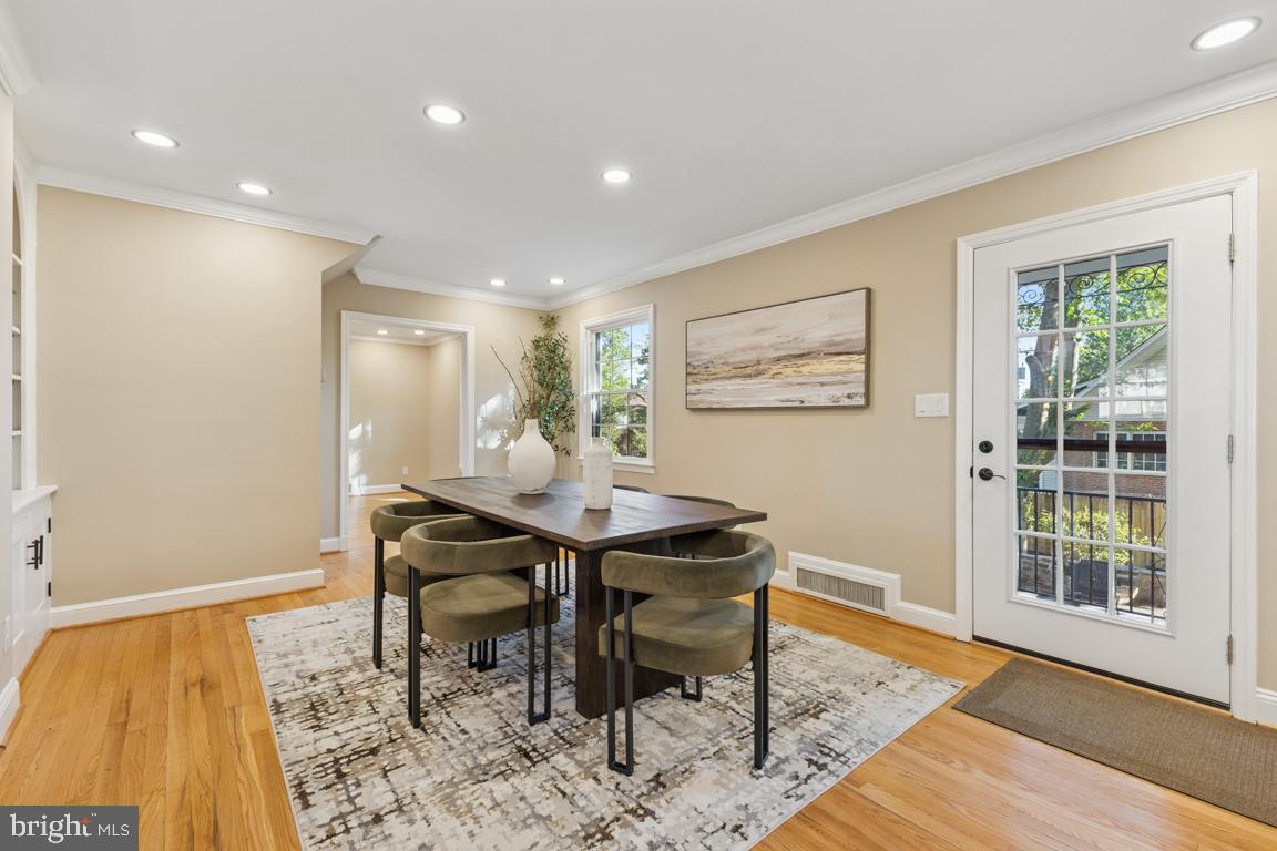1901 BELLE HAVEN RD, ALEXANDRIA, Virginia 22307, 5 Bedrooms Bedrooms, ,3 BathroomsBathrooms,Residential,For sale,1901 BELLE HAVEN RD,VAFX2272718 MLS # VAFX2272718