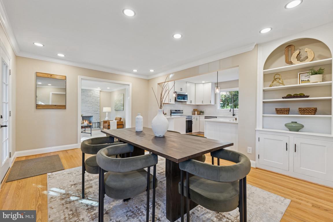 1901 BELLE HAVEN RD, ALEXANDRIA, Virginia 22307, 5 Bedrooms Bedrooms, ,3 BathroomsBathrooms,Residential,For sale,1901 BELLE HAVEN RD,VAFX2272718 MLS # VAFX2272718