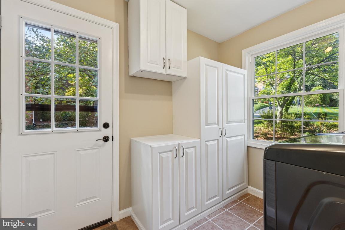 1901 BELLE HAVEN RD, ALEXANDRIA, Virginia 22307, 5 Bedrooms Bedrooms, ,3 BathroomsBathrooms,Residential,For sale,1901 BELLE HAVEN RD,VAFX2272718 MLS # VAFX2272718