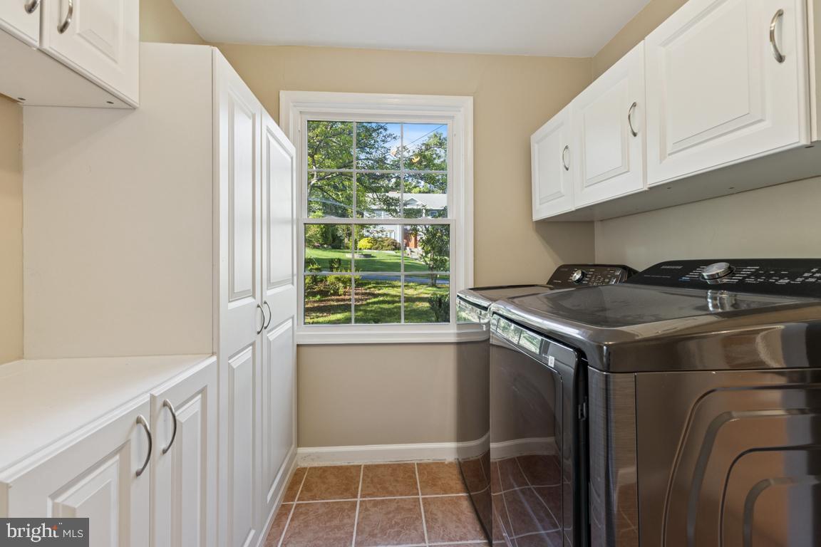 1901 BELLE HAVEN RD, ALEXANDRIA, Virginia 22307, 5 Bedrooms Bedrooms, ,3 BathroomsBathrooms,Residential,For sale,1901 BELLE HAVEN RD,VAFX2272718 MLS # VAFX2272718