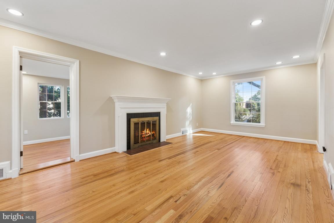 1901 BELLE HAVEN RD, ALEXANDRIA, Virginia 22307, 5 Bedrooms Bedrooms, ,3 BathroomsBathrooms,Residential,For sale,1901 BELLE HAVEN RD,VAFX2272718 MLS # VAFX2272718