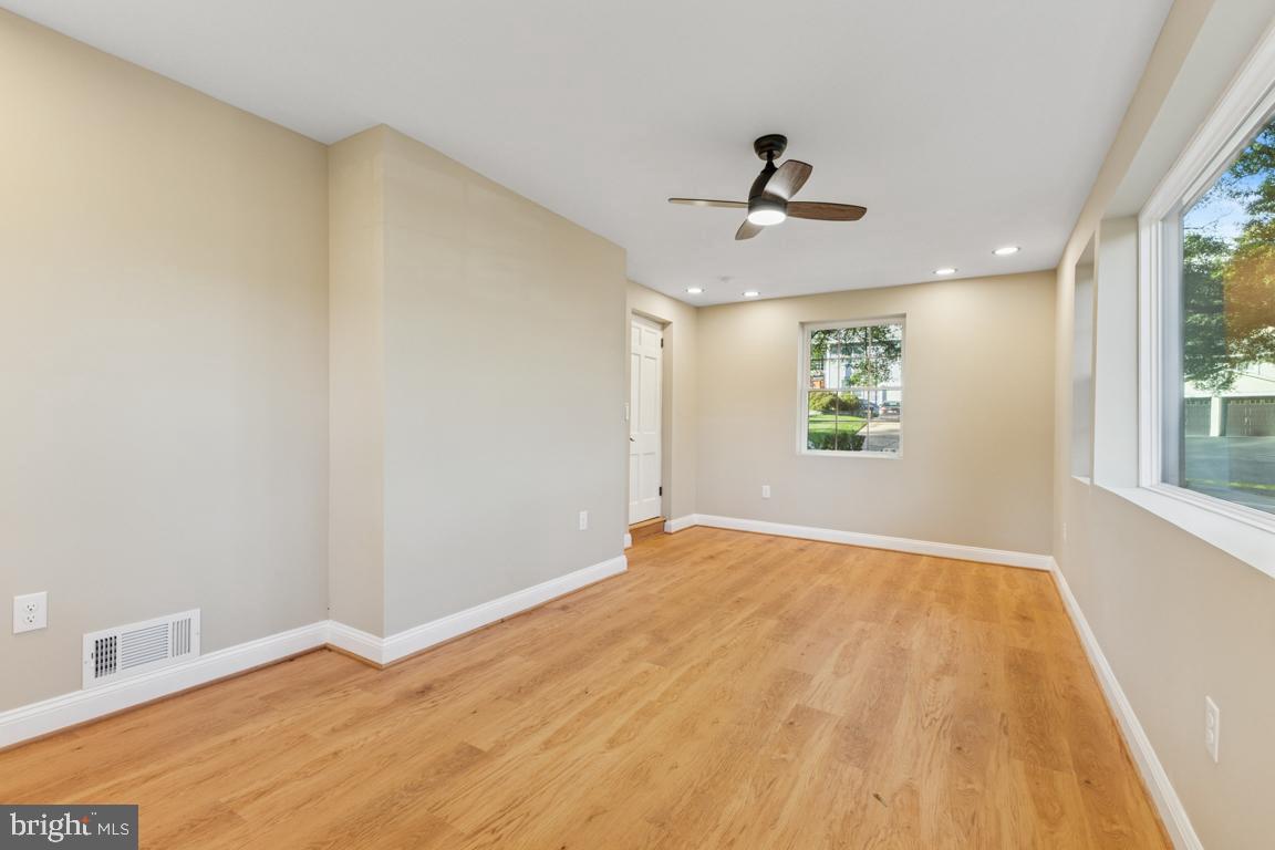 1901 BELLE HAVEN RD, ALEXANDRIA, Virginia 22307, 5 Bedrooms Bedrooms, ,3 BathroomsBathrooms,Residential,For sale,1901 BELLE HAVEN RD,VAFX2272718 MLS # VAFX2272718