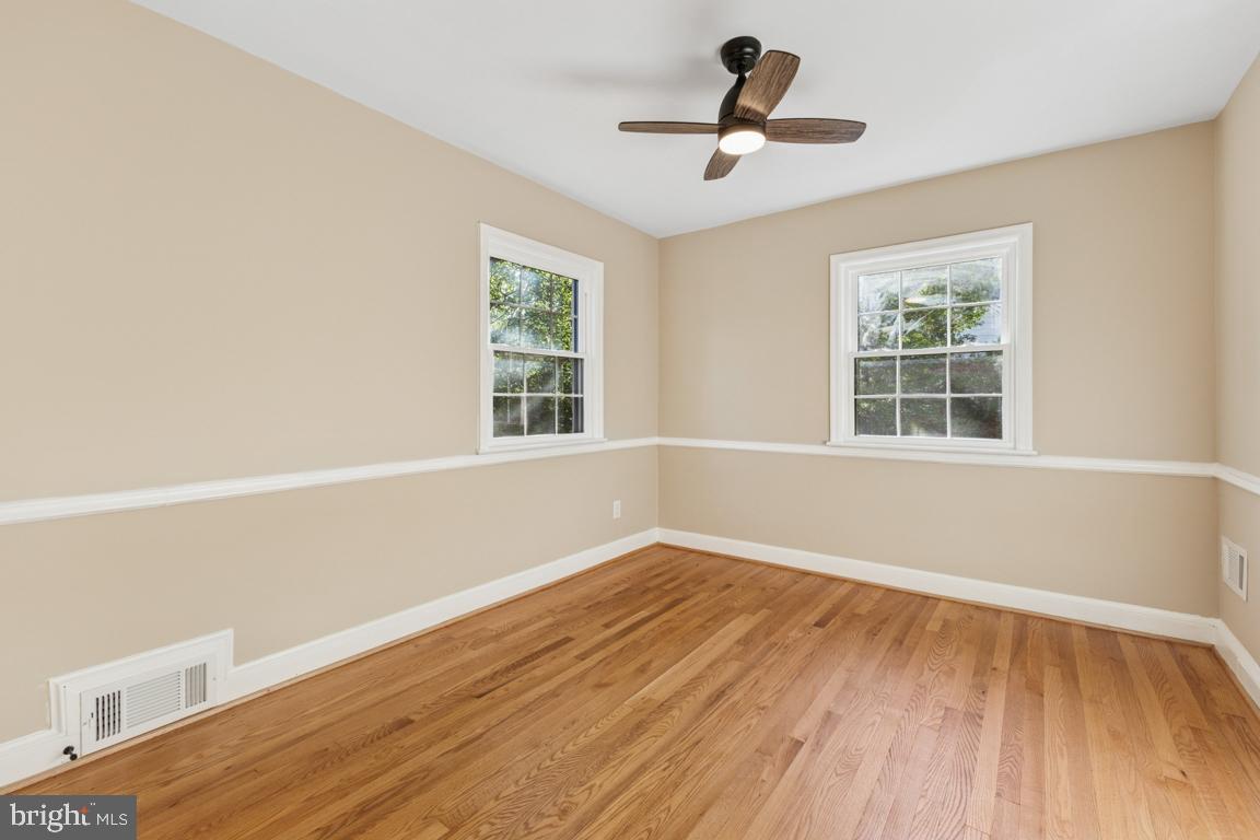1901 BELLE HAVEN RD, ALEXANDRIA, Virginia 22307, 5 Bedrooms Bedrooms, ,3 BathroomsBathrooms,Residential,For sale,1901 BELLE HAVEN RD,VAFX2272718 MLS # VAFX2272718