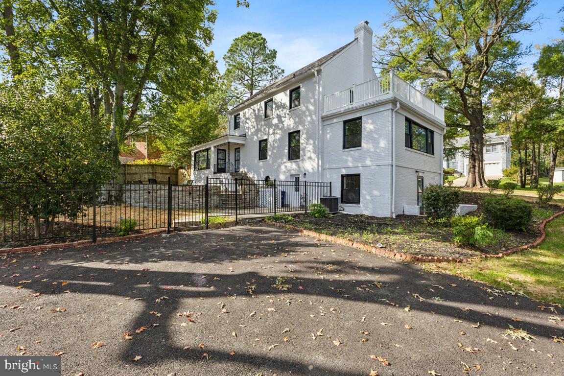 1901 BELLE HAVEN RD, ALEXANDRIA, Virginia 22307, 5 Bedrooms Bedrooms, ,3 BathroomsBathrooms,Residential,For sale,1901 BELLE HAVEN RD,VAFX2272718 MLS # VAFX2272718