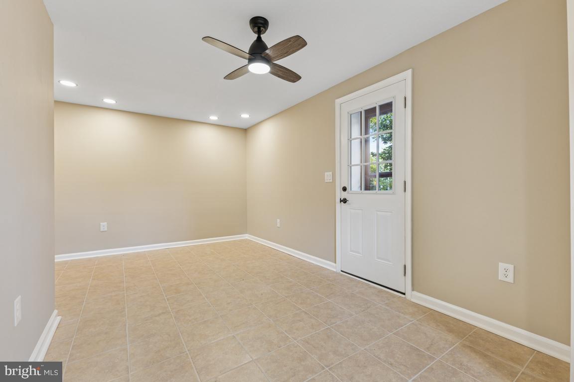 1901 BELLE HAVEN RD, ALEXANDRIA, Virginia 22307, 5 Bedrooms Bedrooms, ,3 BathroomsBathrooms,Residential,For sale,1901 BELLE HAVEN RD,VAFX2272718 MLS # VAFX2272718