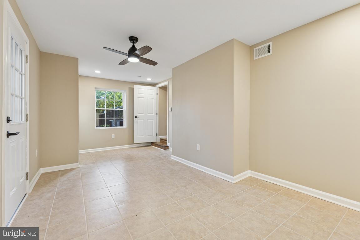 1901 BELLE HAVEN RD, ALEXANDRIA, Virginia 22307, 5 Bedrooms Bedrooms, ,3 BathroomsBathrooms,Residential,For sale,1901 BELLE HAVEN RD,VAFX2272718 MLS # VAFX2272718
