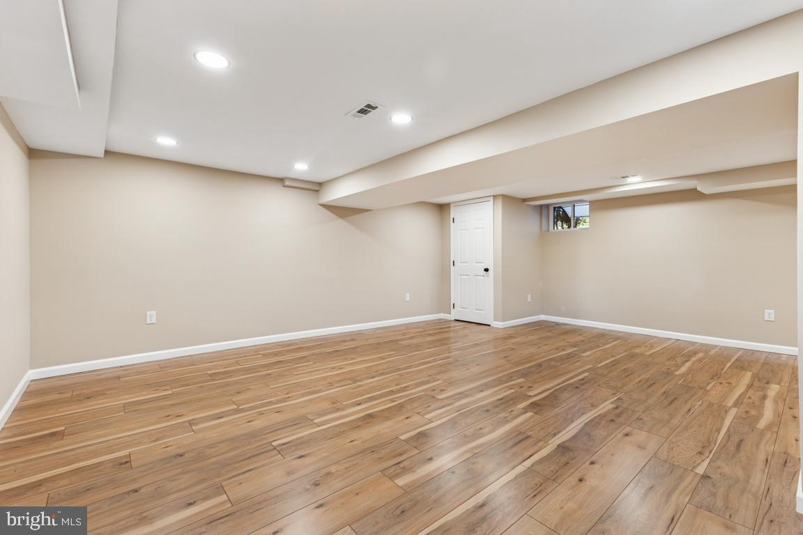 1901 BELLE HAVEN RD, ALEXANDRIA, Virginia 22307, 5 Bedrooms Bedrooms, ,3 BathroomsBathrooms,Residential,For sale,1901 BELLE HAVEN RD,VAFX2272718 MLS # VAFX2272718