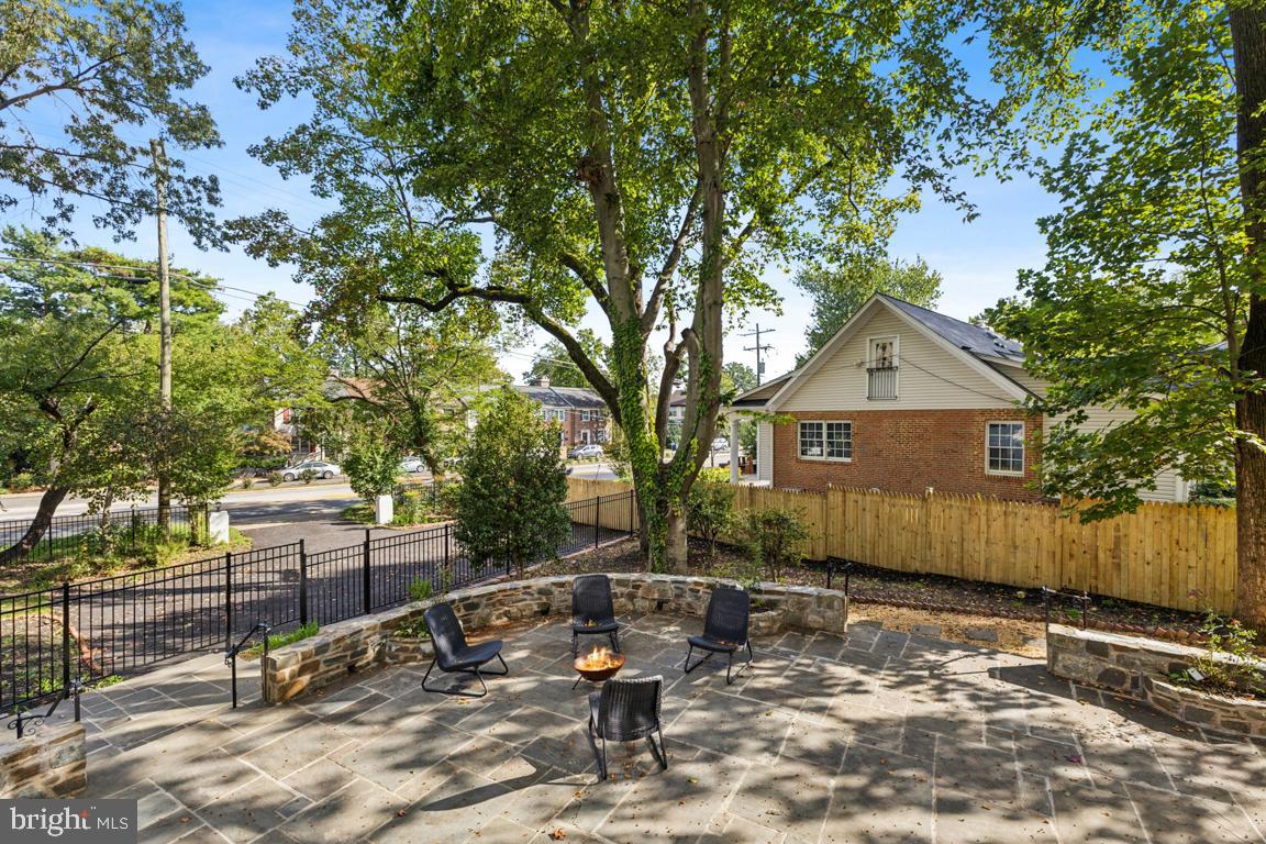 1901 BELLE HAVEN RD, ALEXANDRIA, Virginia 22307, 5 Bedrooms Bedrooms, ,3 BathroomsBathrooms,Residential,For sale,1901 BELLE HAVEN RD,VAFX2272718 MLS # VAFX2272718