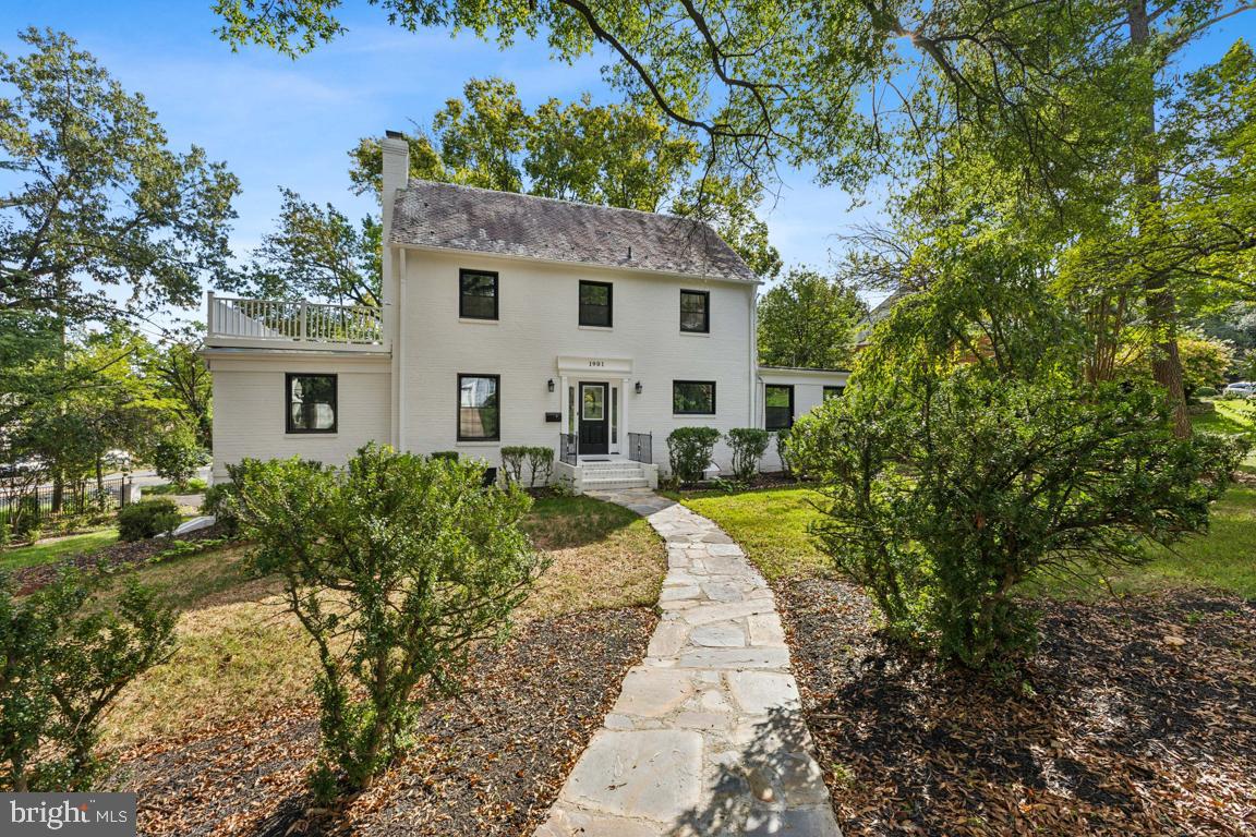 1901 BELLE HAVEN RD, ALEXANDRIA, Virginia 22307, 5 Bedrooms Bedrooms, ,3 BathroomsBathrooms,Residential,For sale,1901 BELLE HAVEN RD,VAFX2272718 MLS # VAFX2272718