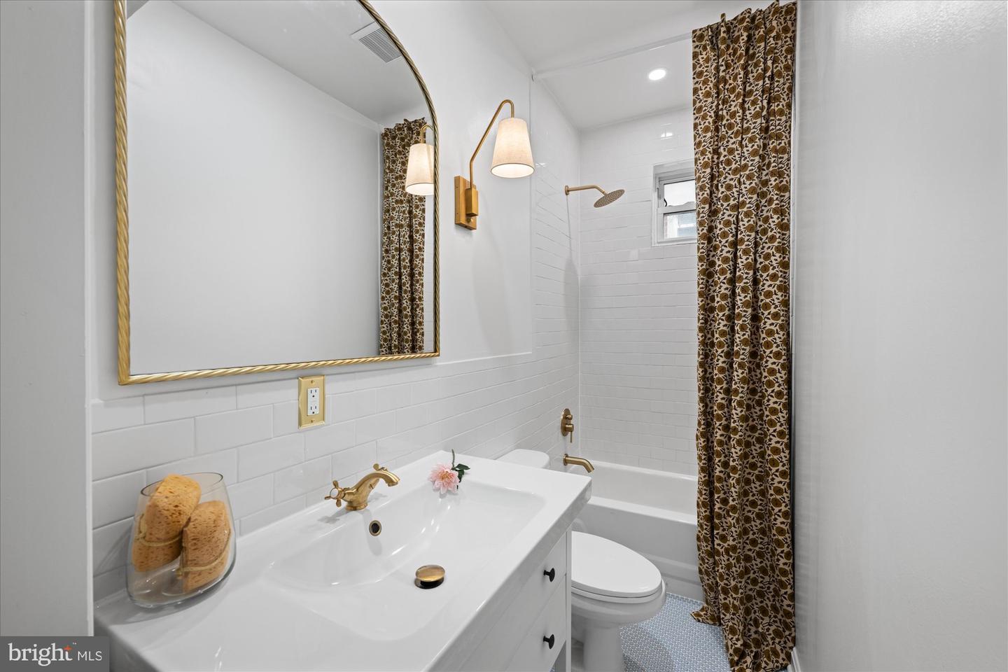 772 HARVARD ST NW, WASHINGTON, District Of Columbia 20001, 3 Bedrooms Bedrooms, ,2 BathroomsBathrooms,Residential,For sale,772 HARVARD ST NW,DCDC2225520 MLS # DCDC2225520